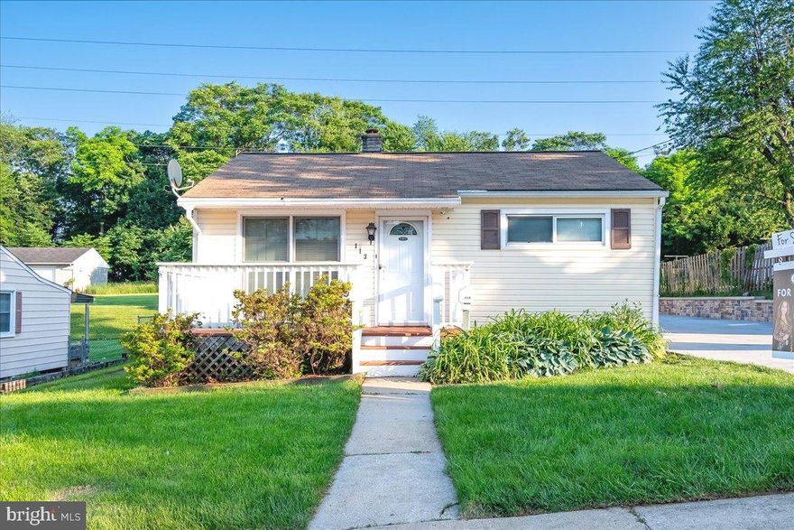 Looking for comfort and space? It features three generously sized bedrooms, a beautiful kitchen, and a separate laundry area for added convenience. One of the highlights is the driveway, which fits over 10 cars ideal for gatherings or large families. Not only that, enjoy this beautiful stone patio with a huge yard specially for this Sumer.  Don't miss this out on this amazing opportunity to become the proud owner of this home!