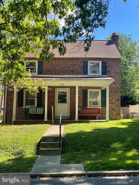 Photo of 303 Perry Avenue, LANCASTER, PA 17603 (MLS # PALA2075586)