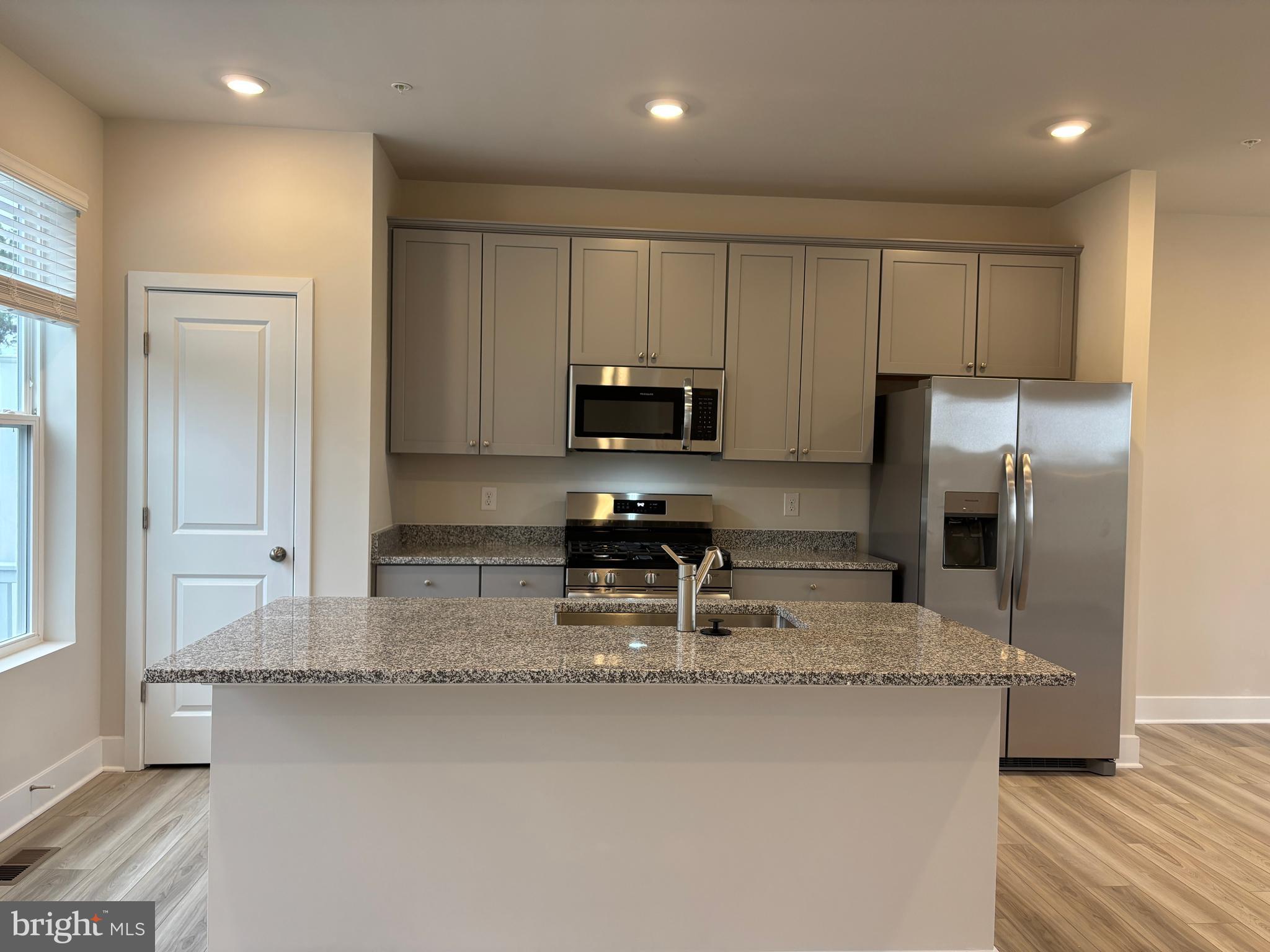 2212 WINTERBERRY LANE I