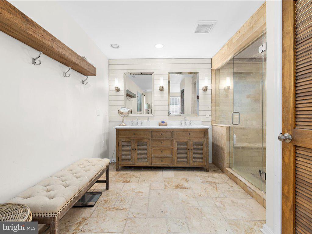 CLOVERFIELDS - Residential