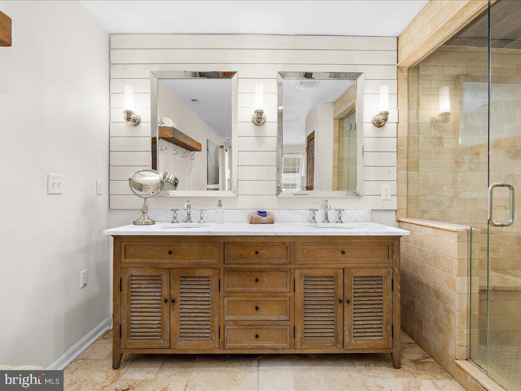 CLOVERFIELDS - Residential