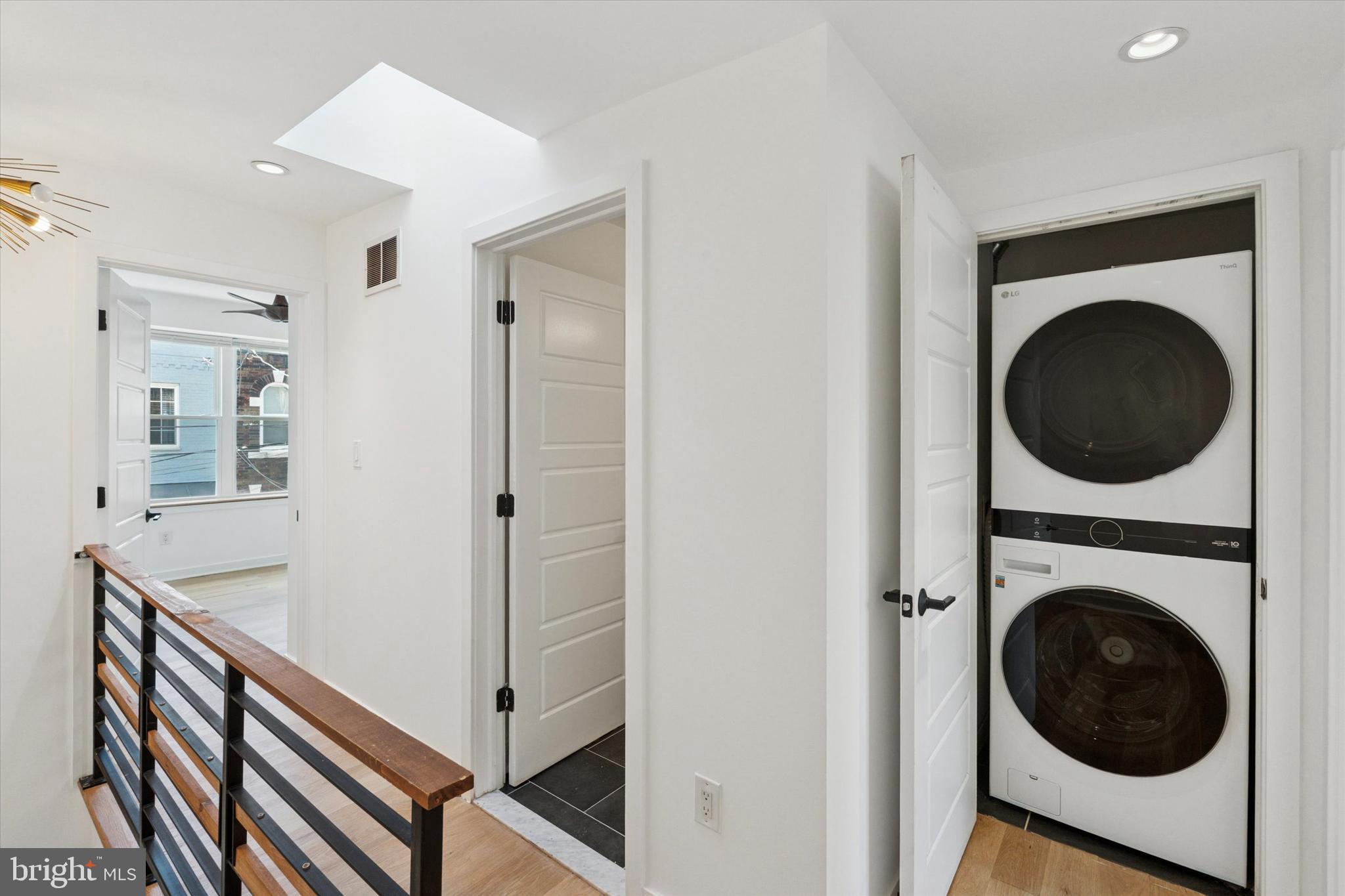 DICKINSON NARROWS - Residential Lease