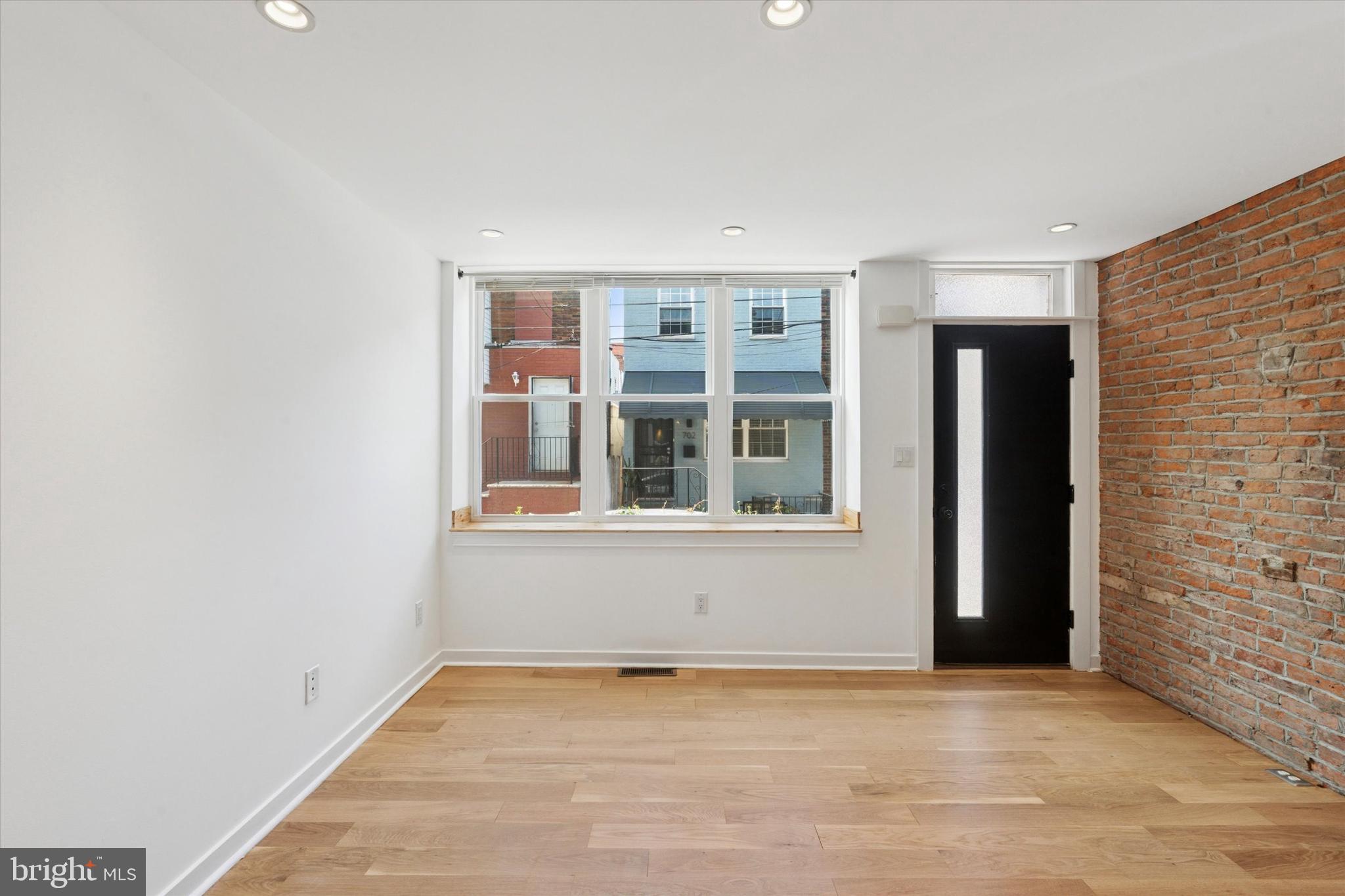 DICKINSON NARROWS - Residential Lease