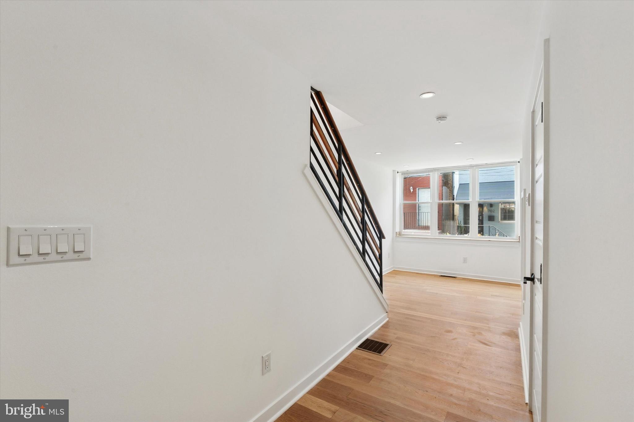 DICKINSON NARROWS - Residential Lease