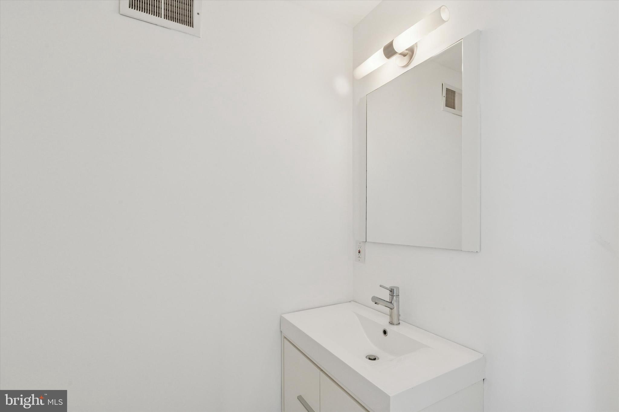 DICKINSON NARROWS - Residential Lease