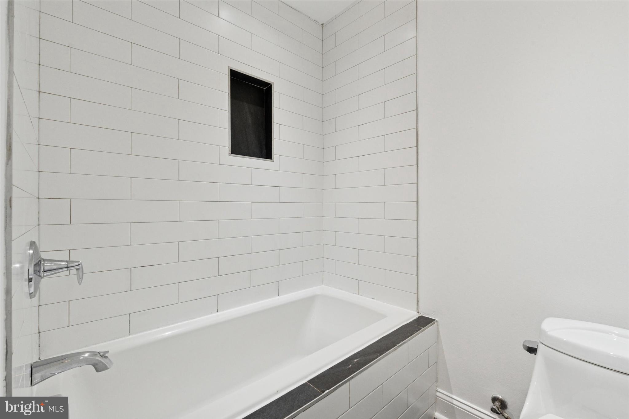 DICKINSON NARROWS - Residential Lease