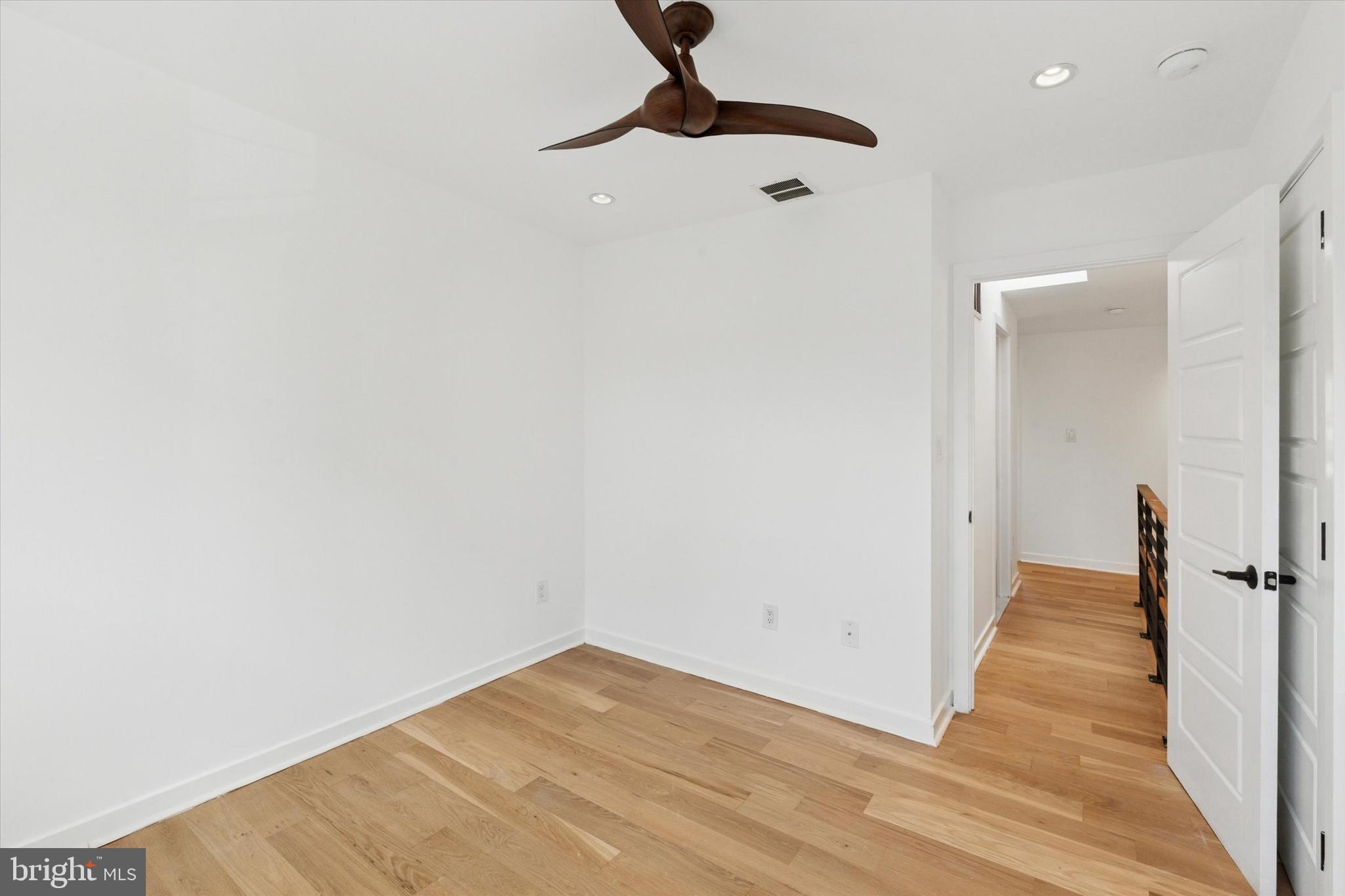 DICKINSON NARROWS - Residential Lease