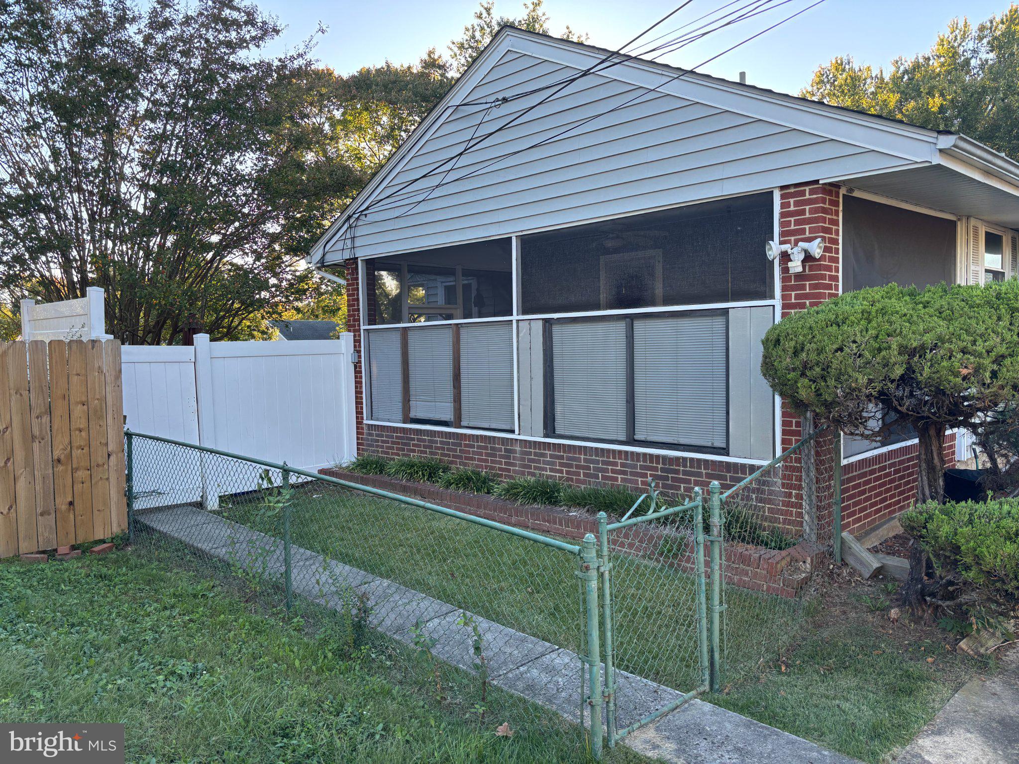 1407 FENWOOD AVENUE
