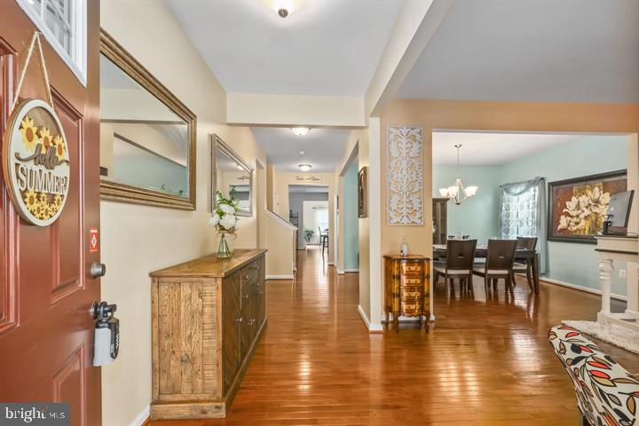 9904 BOX OAK COURT