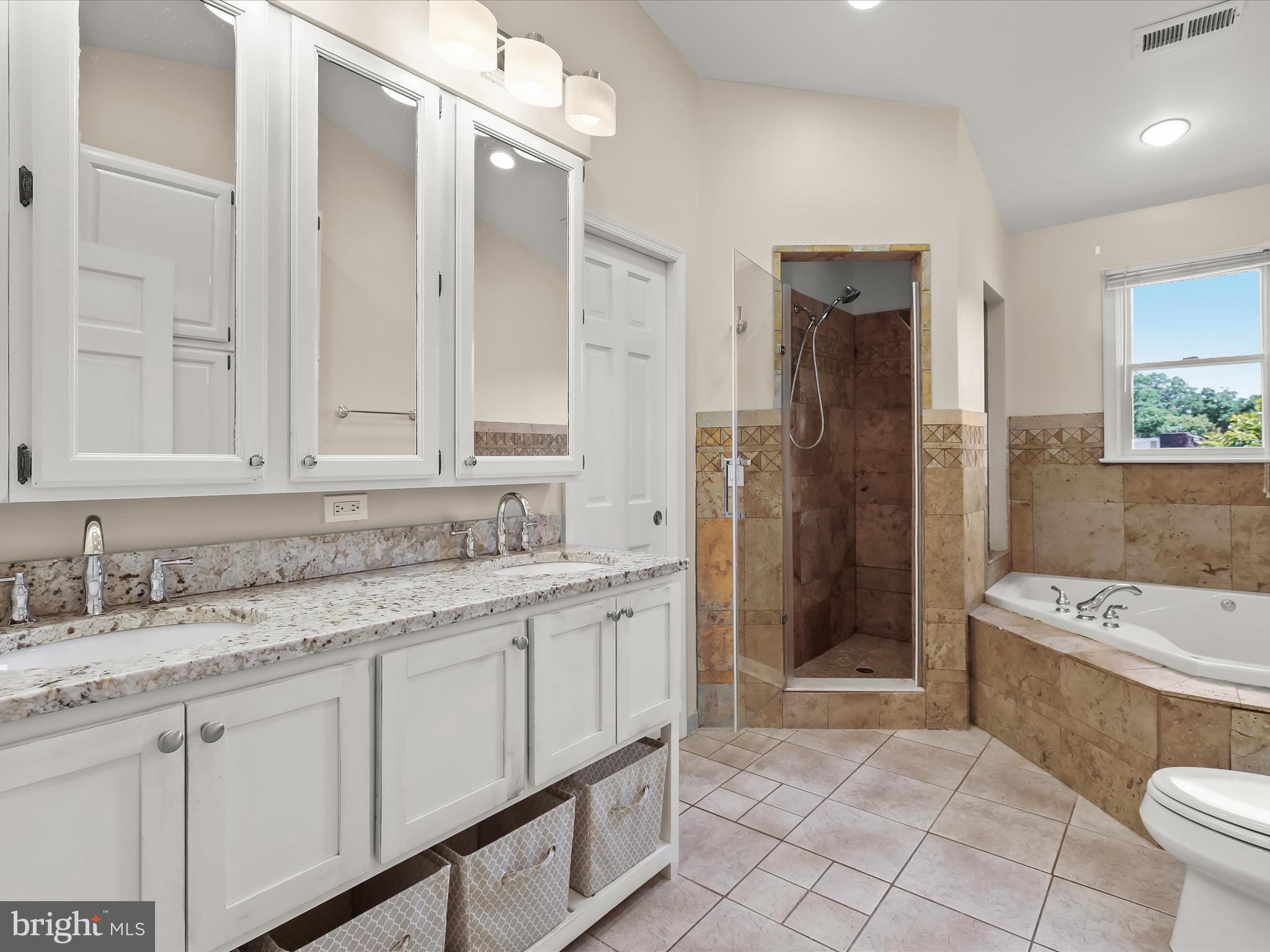 BOWLEYS QUARTERS - Residential