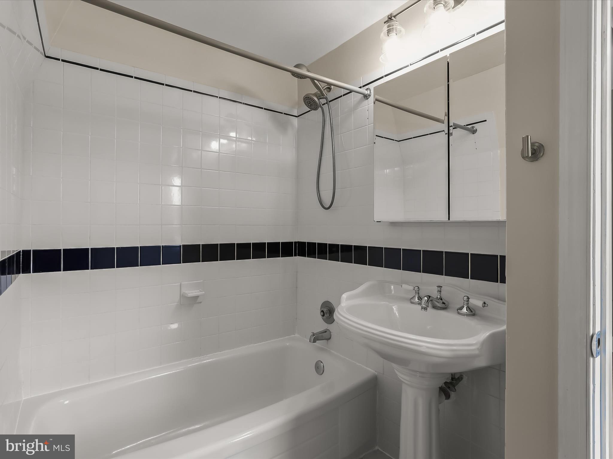 BOWLEYS QUARTERS - Residential