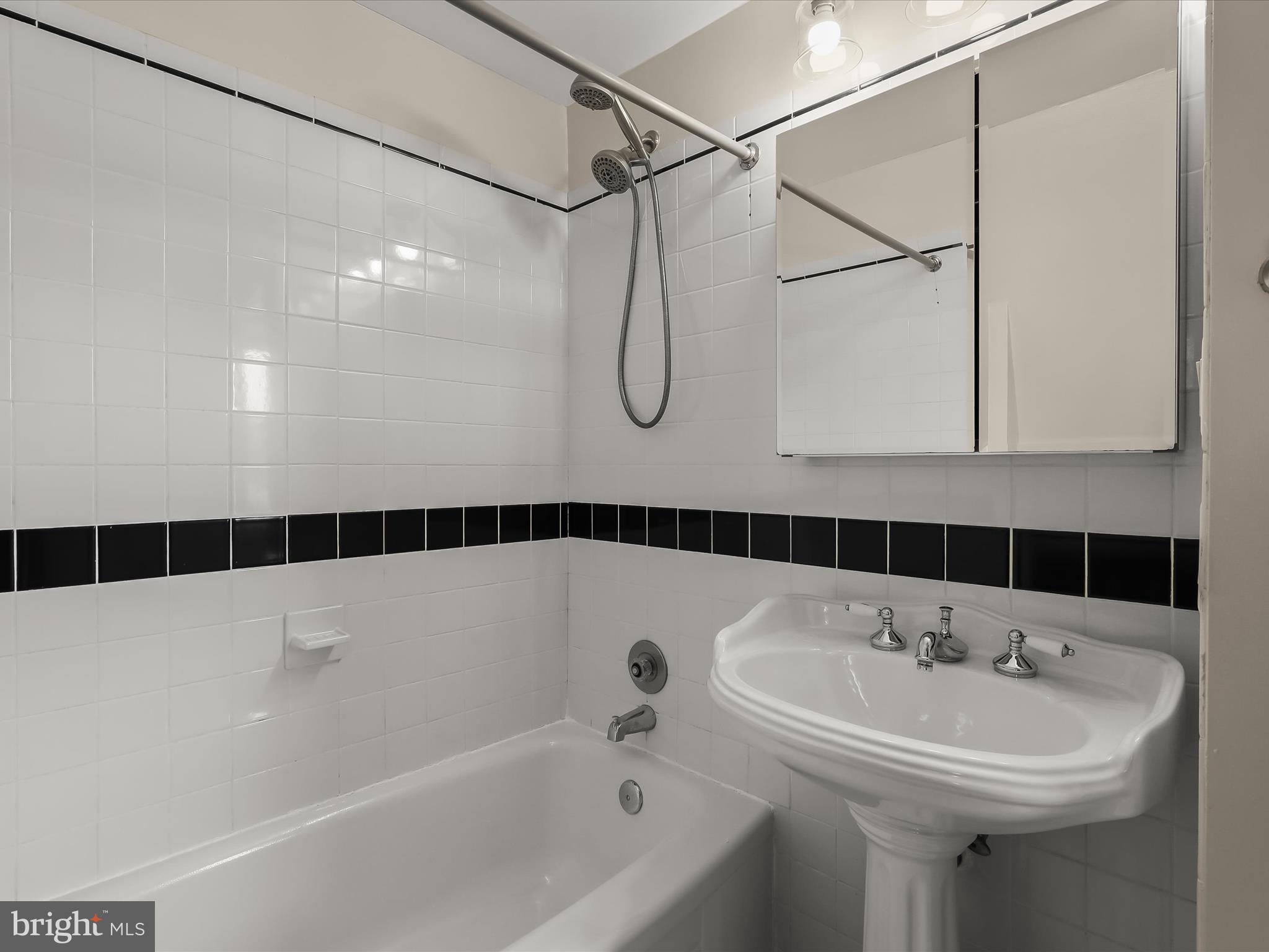 BOWLEYS QUARTERS - Residential