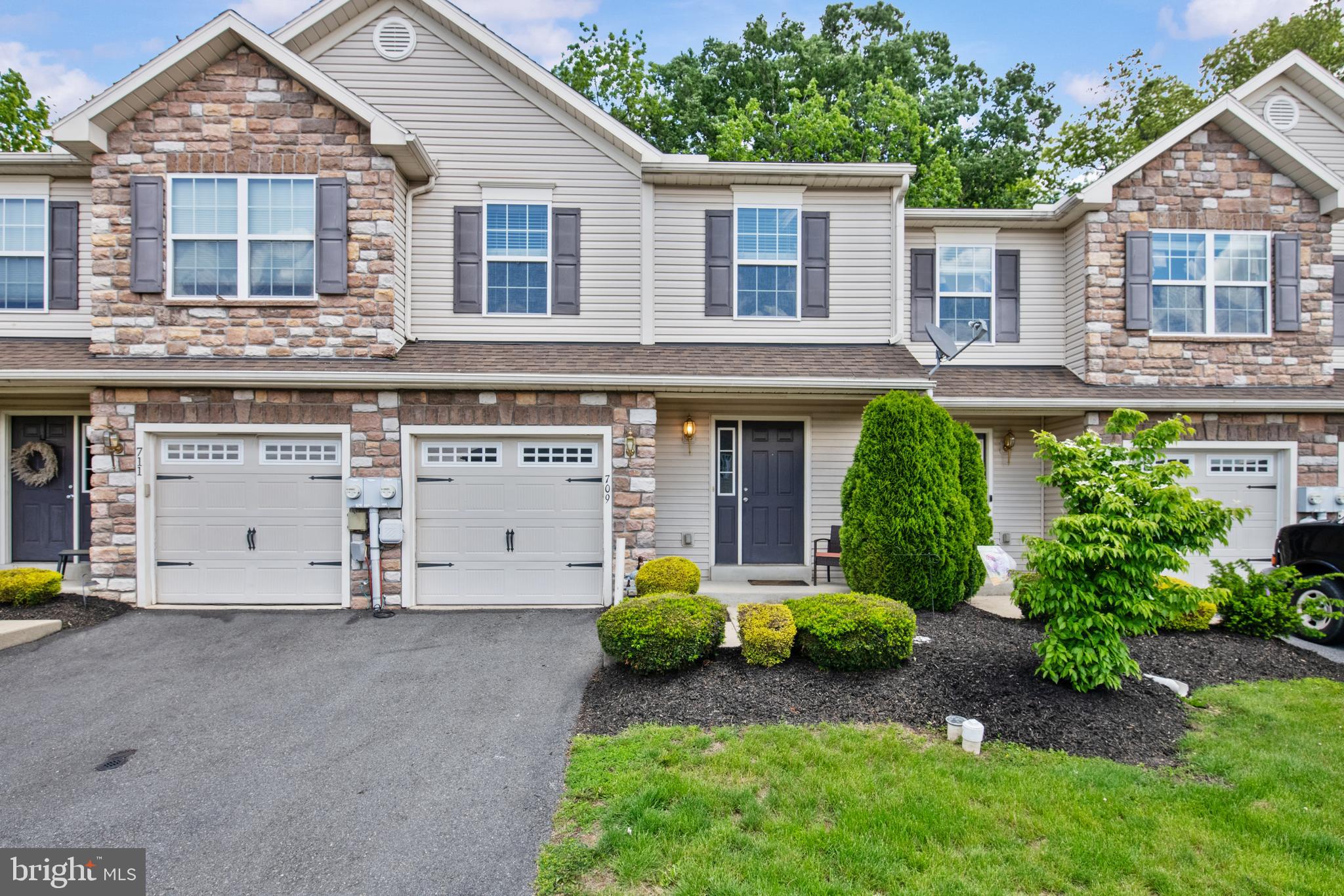 709 CARAMIST CIRCLE