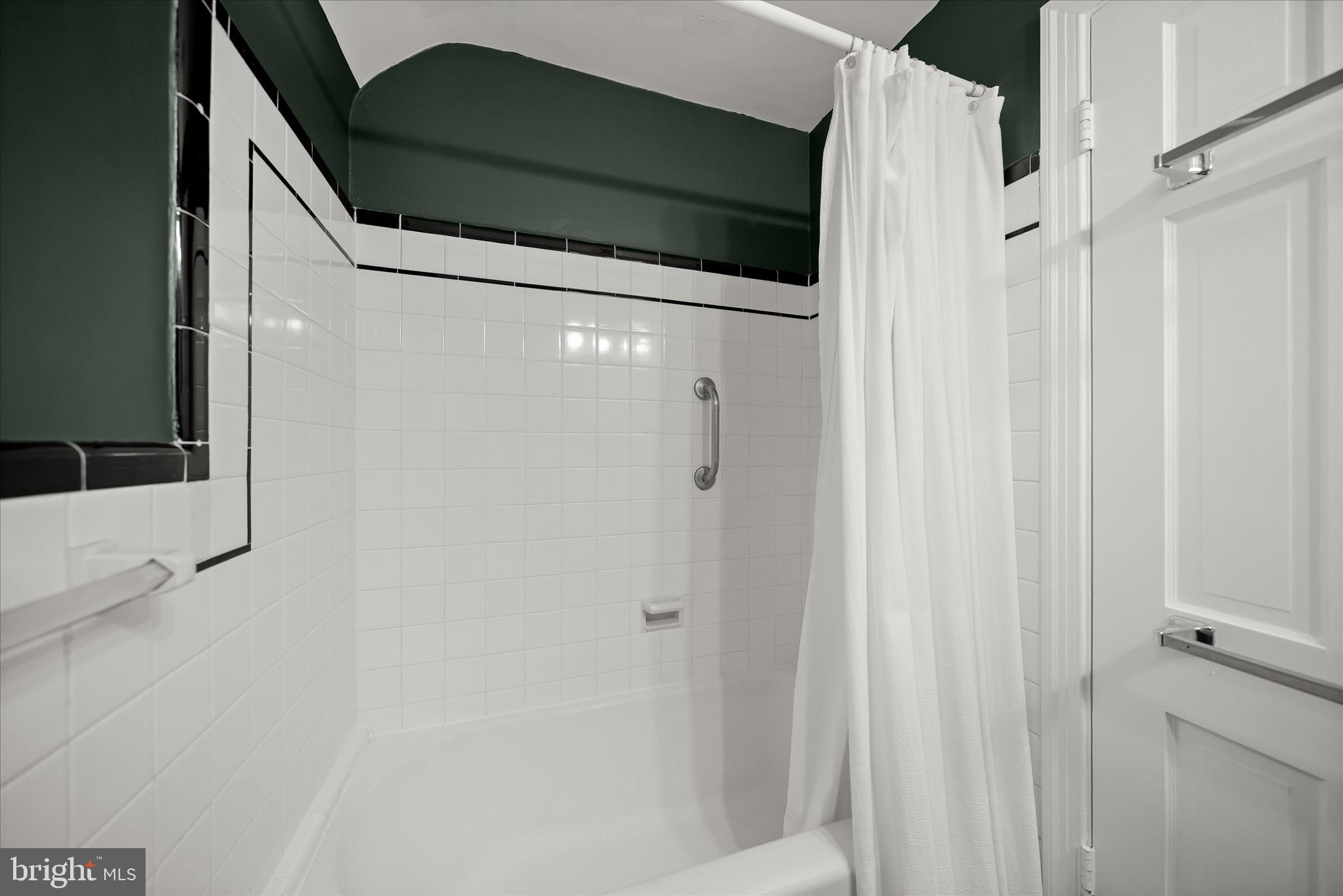 HILLANDALE - Residential