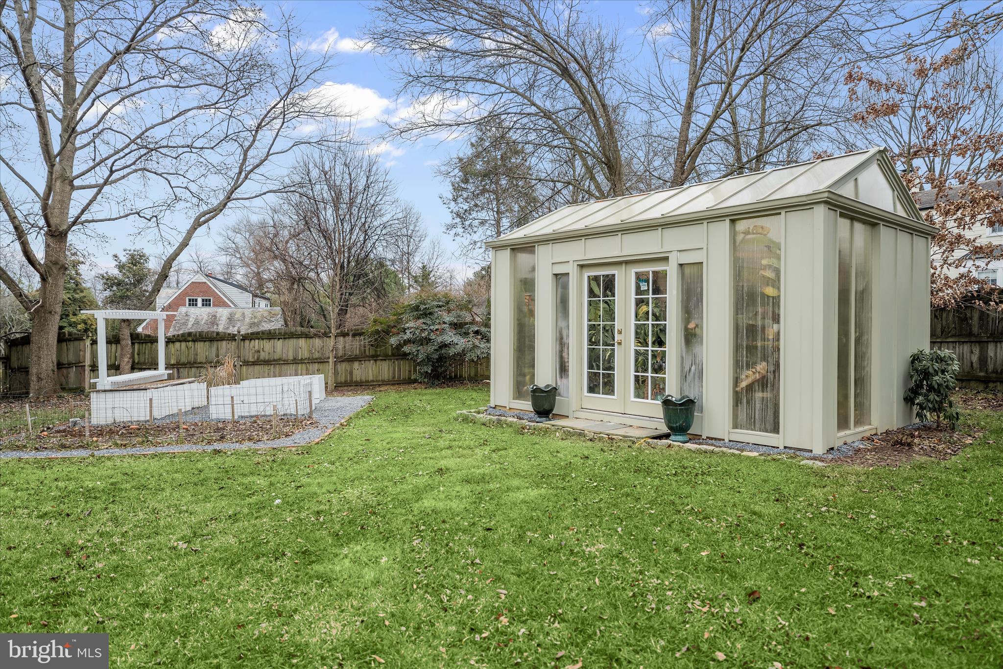 HILLANDALE - Residential