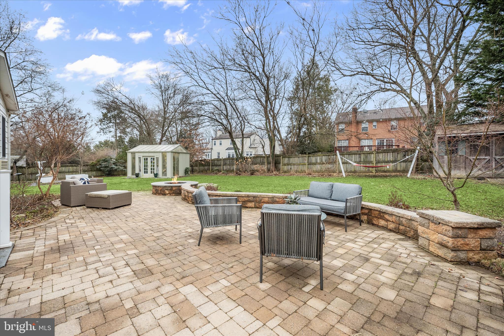 HILLANDALE - Residential