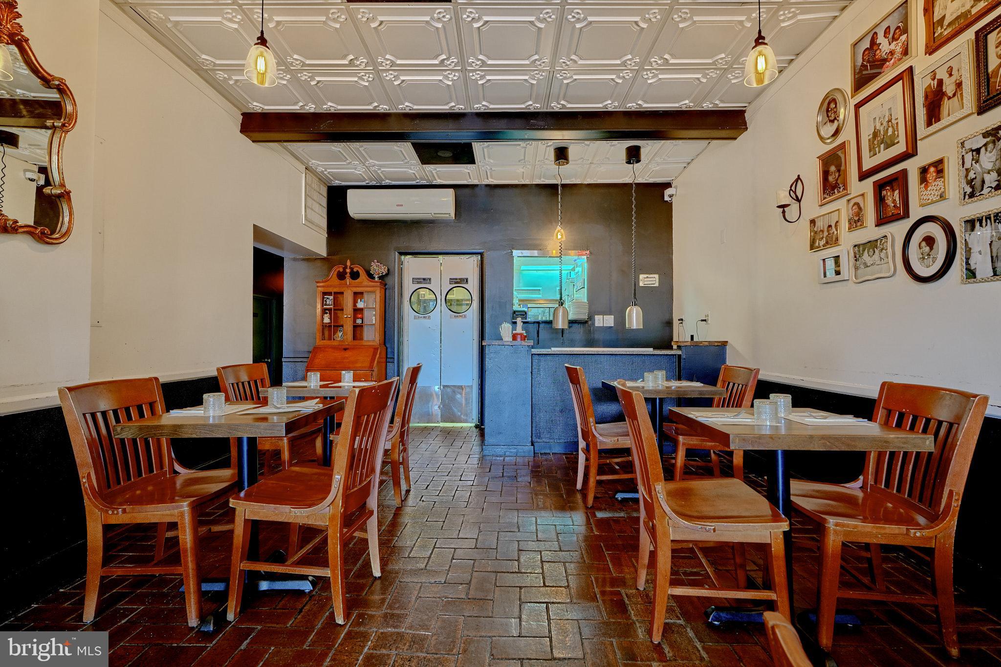 HOLLINS MARKET - Commercial Sale