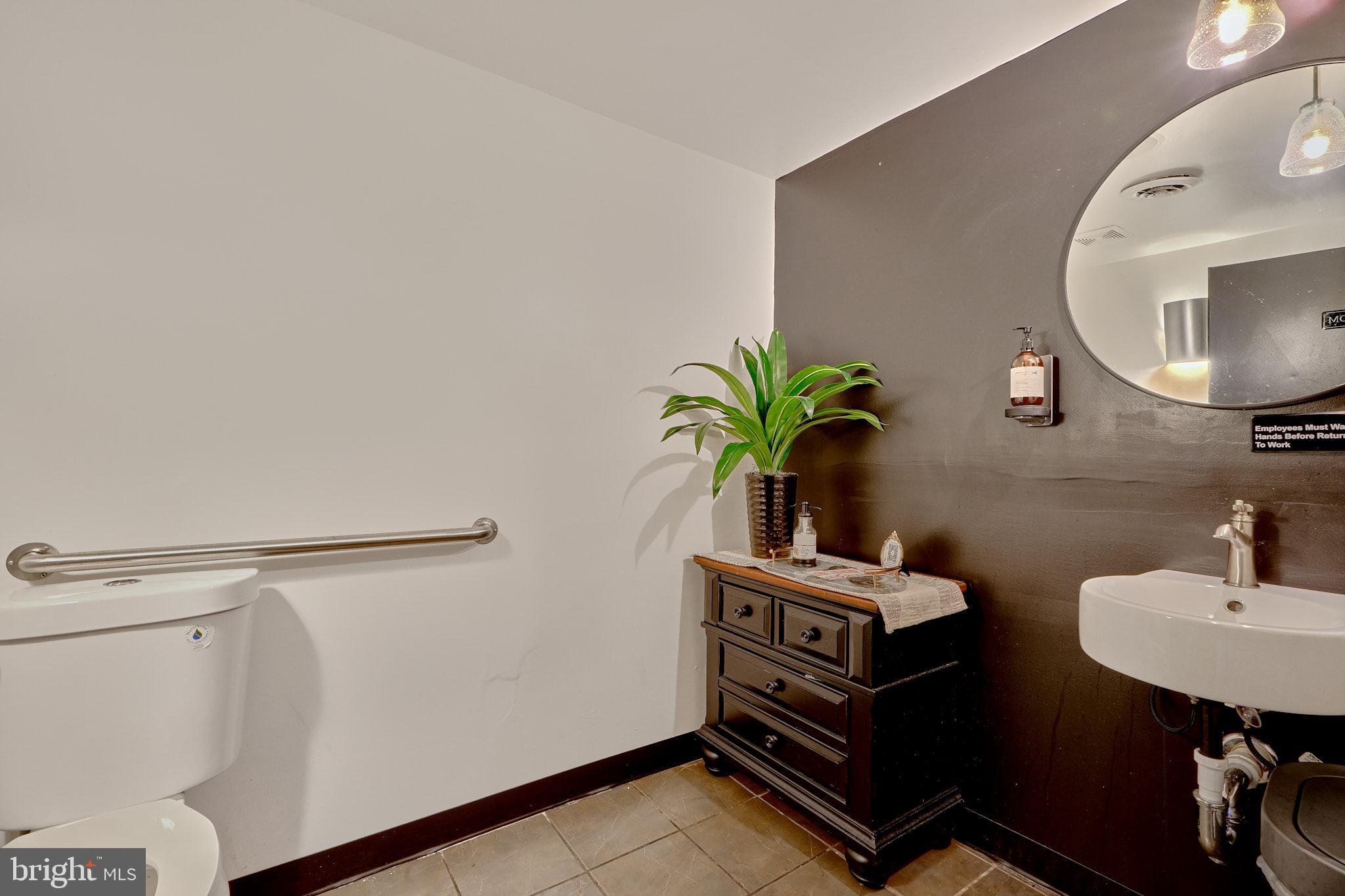 HOLLINS MARKET - Commercial Sale