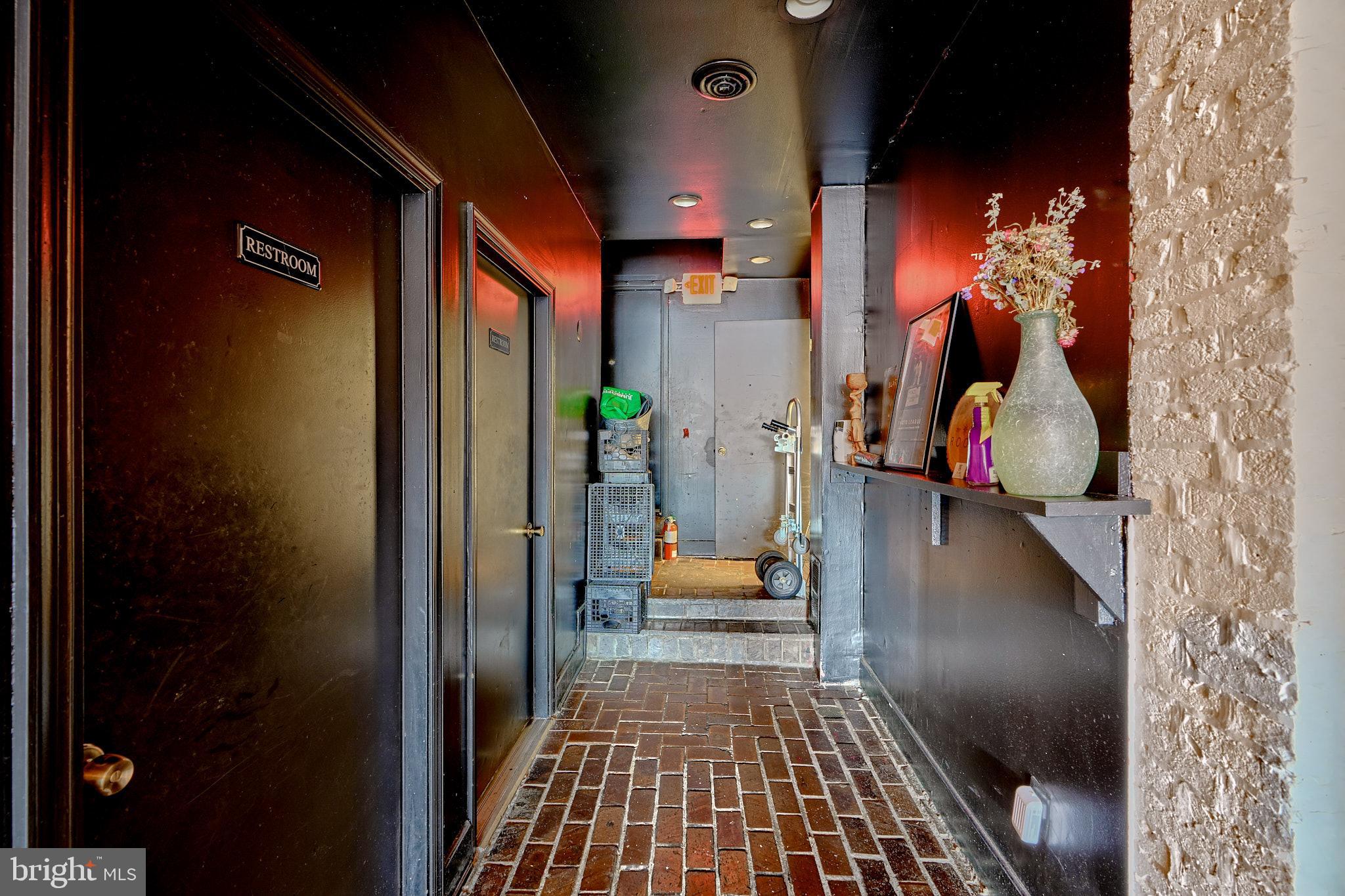 HOLLINS MARKET - Commercial Sale