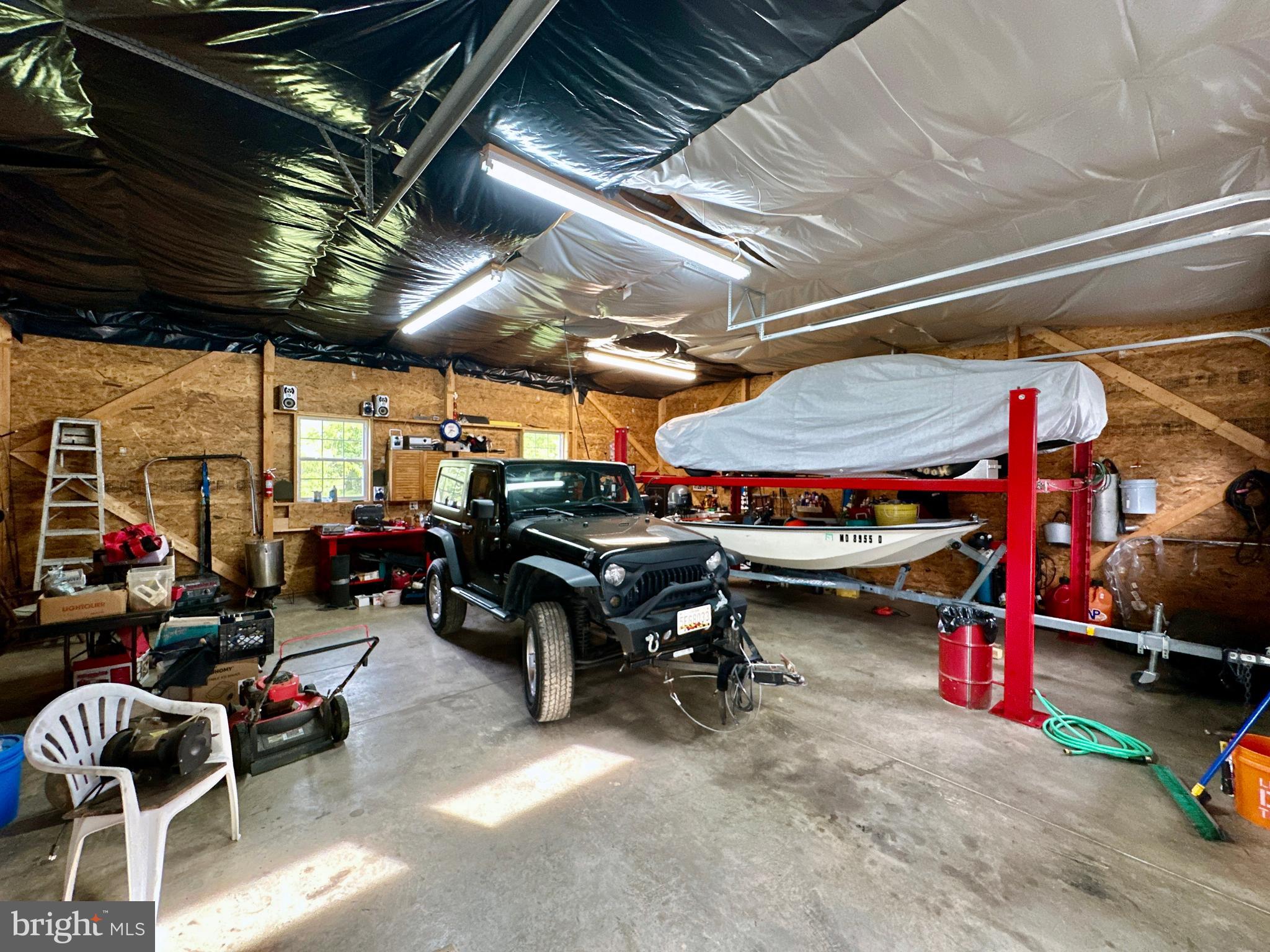 CALVERTON - Residential