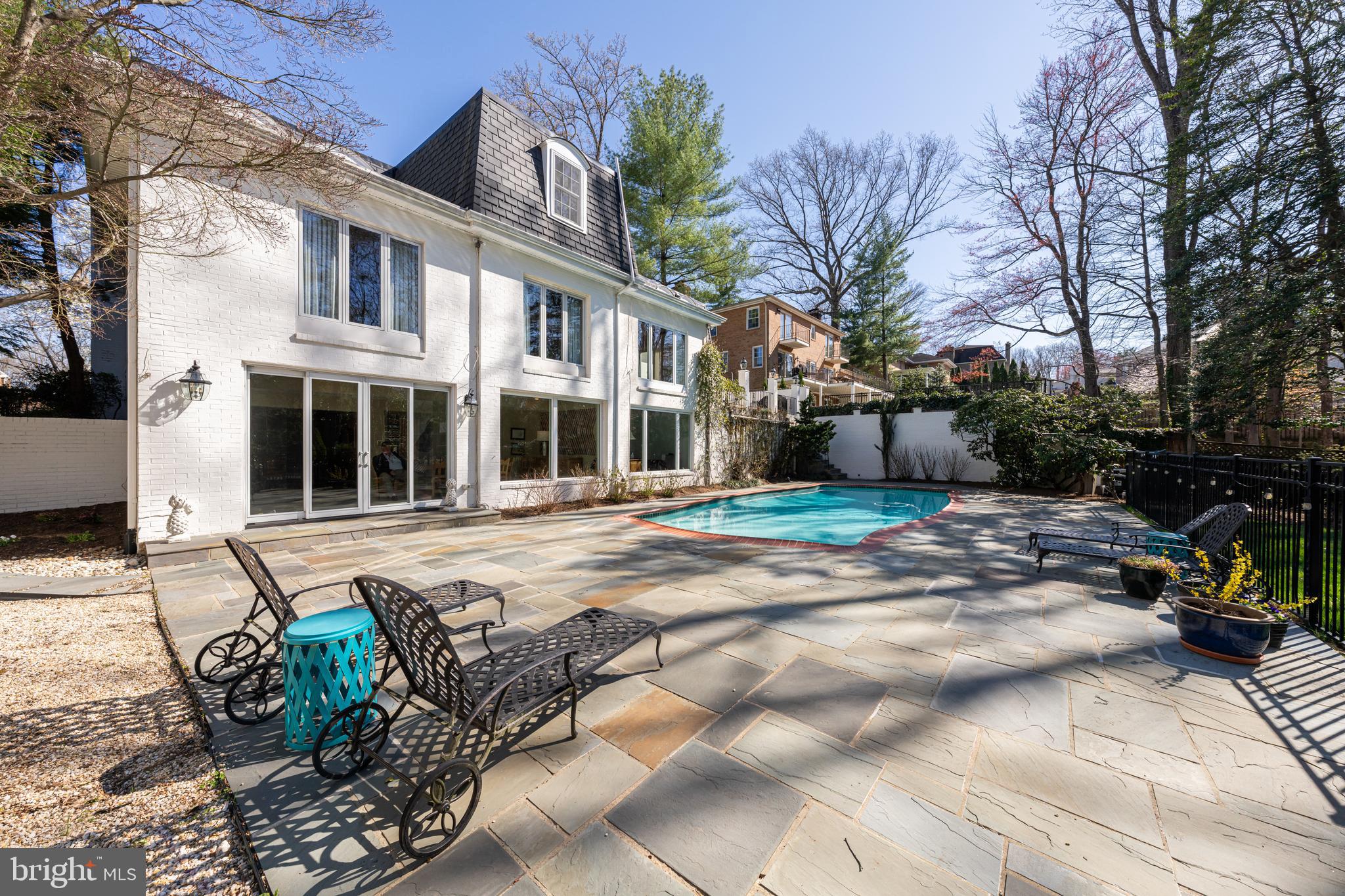 CHAIN BRIDGE FOREST - Residential