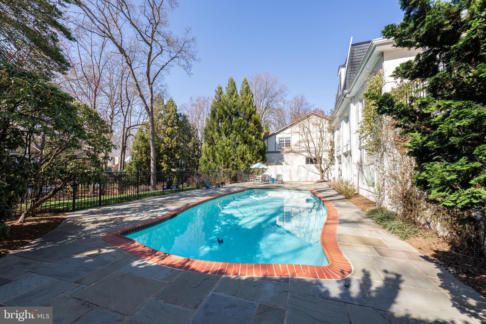CHAIN BRIDGE FOREST - Residential
