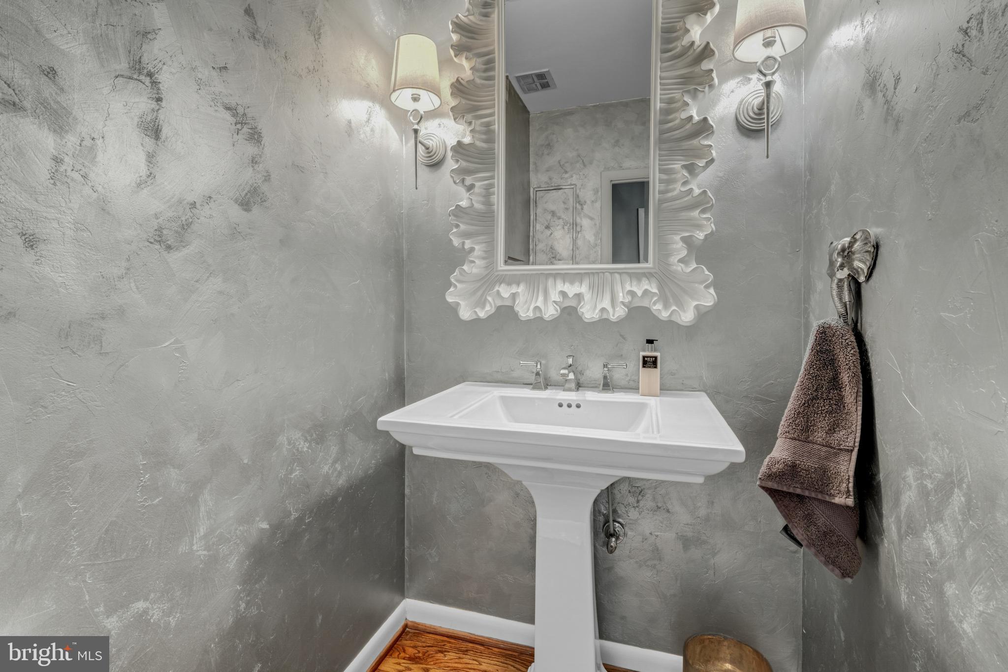 CHAIN BRIDGE FOREST - Residential