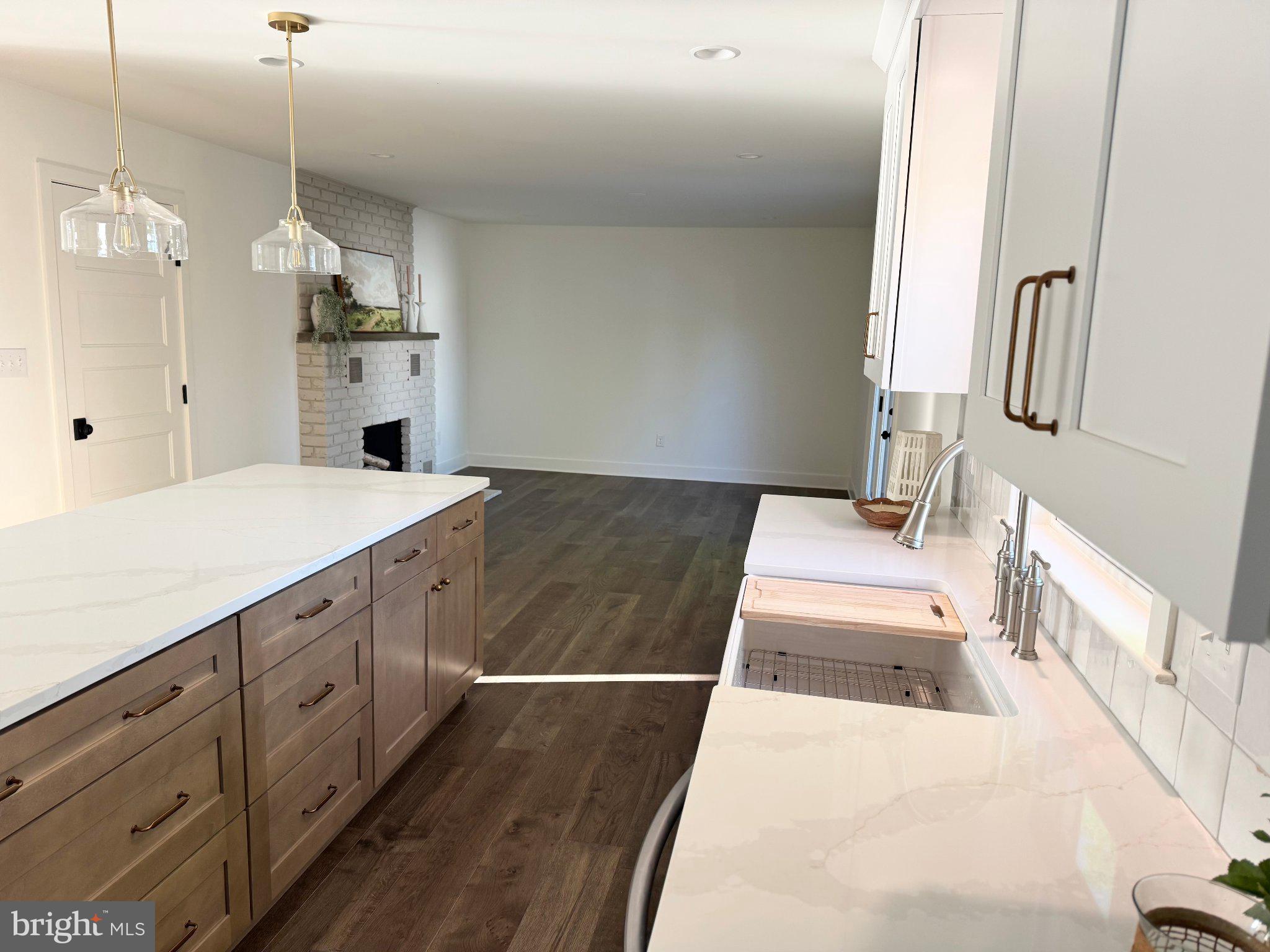 SOUTH LONDONDERRY - Residential