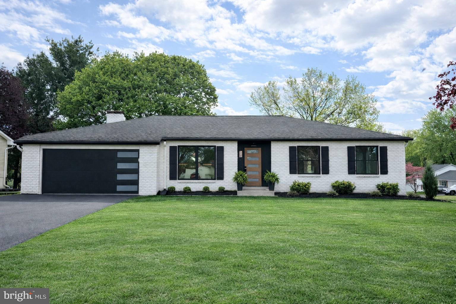 SOUTH LONDONDERRY - Residential