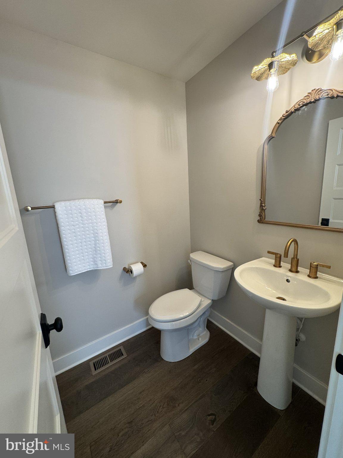 SOUTH LONDONDERRY - Residential