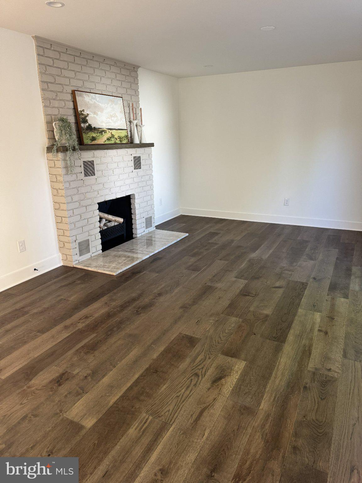 SOUTH LONDONDERRY - Residential