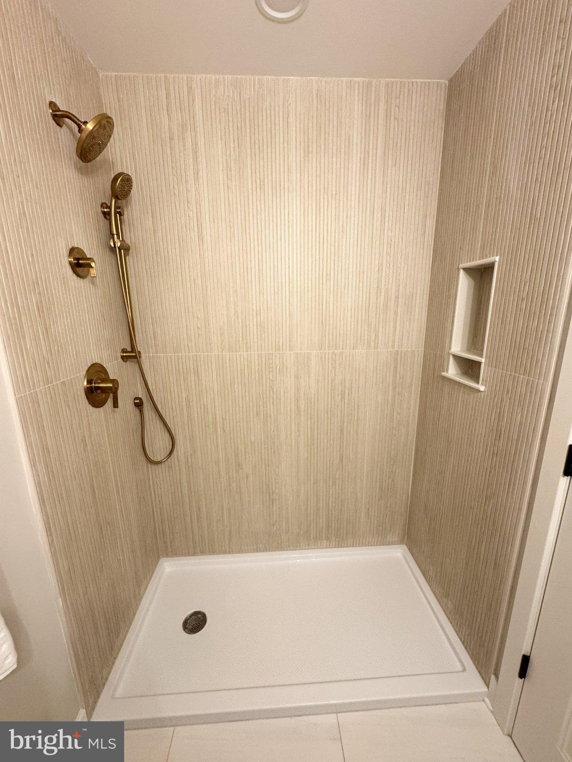 SOUTH LONDONDERRY - Residential