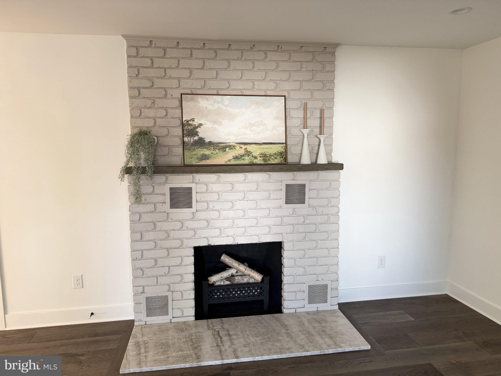 SOUTH LONDONDERRY - Residential