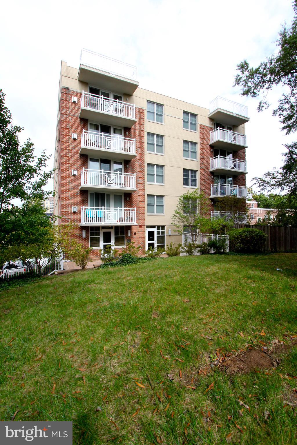 COURTHOUSE - Residential Lease