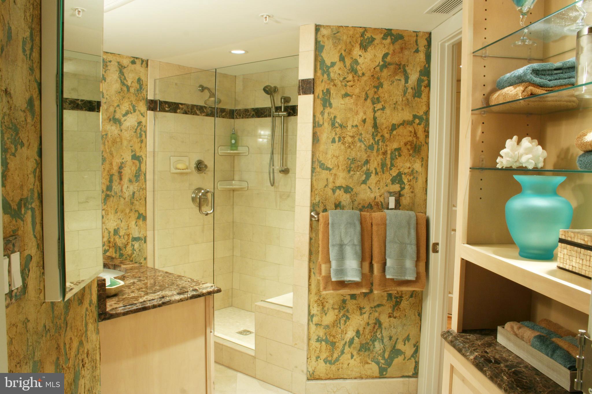 COURTHOUSE - Residential Lease