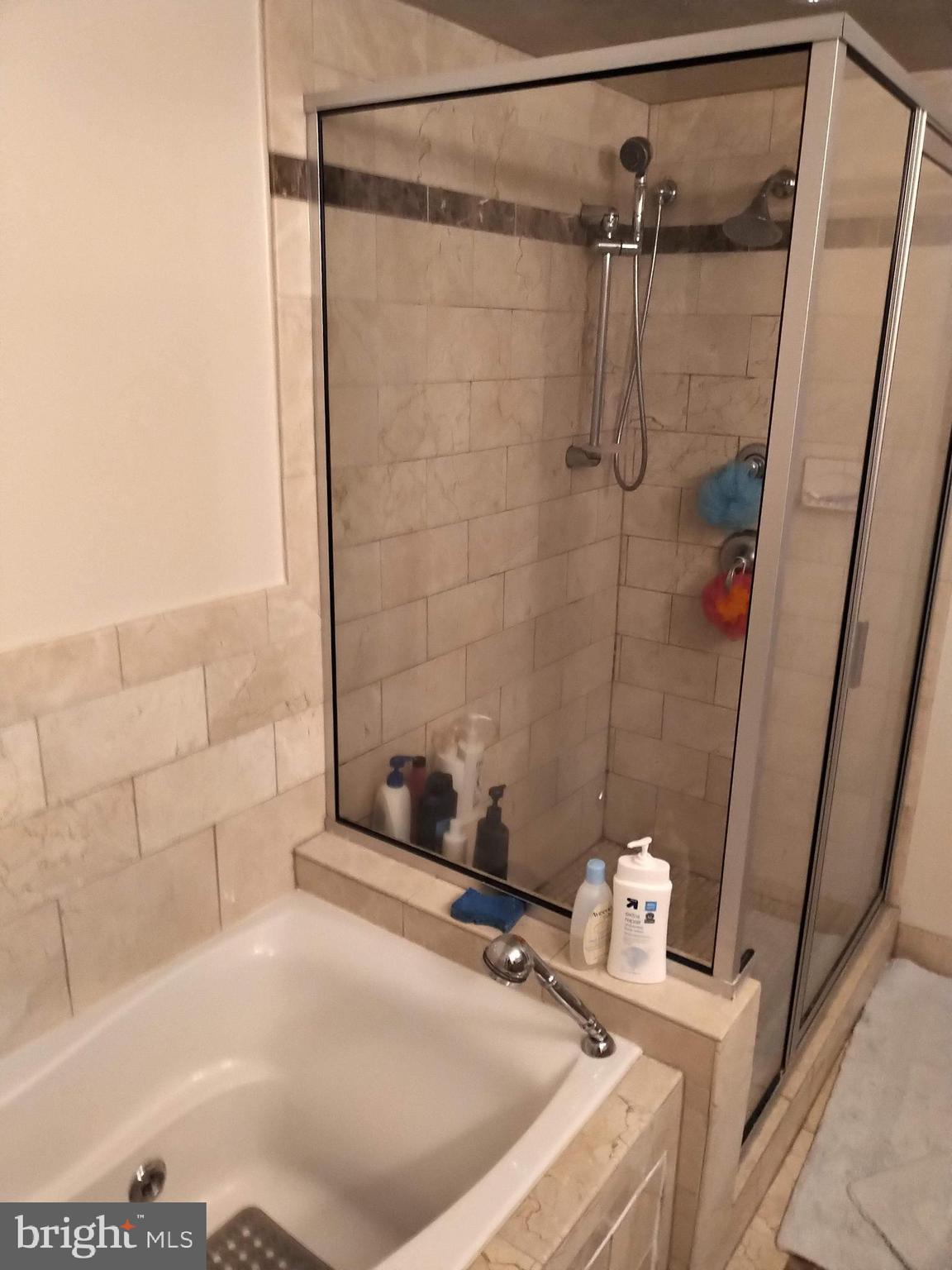 COURTHOUSE - Residential Lease