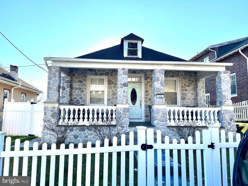 Photo of 518 Laurel Street, Lancaster, PA 17603 (MLS # PALA2045850)