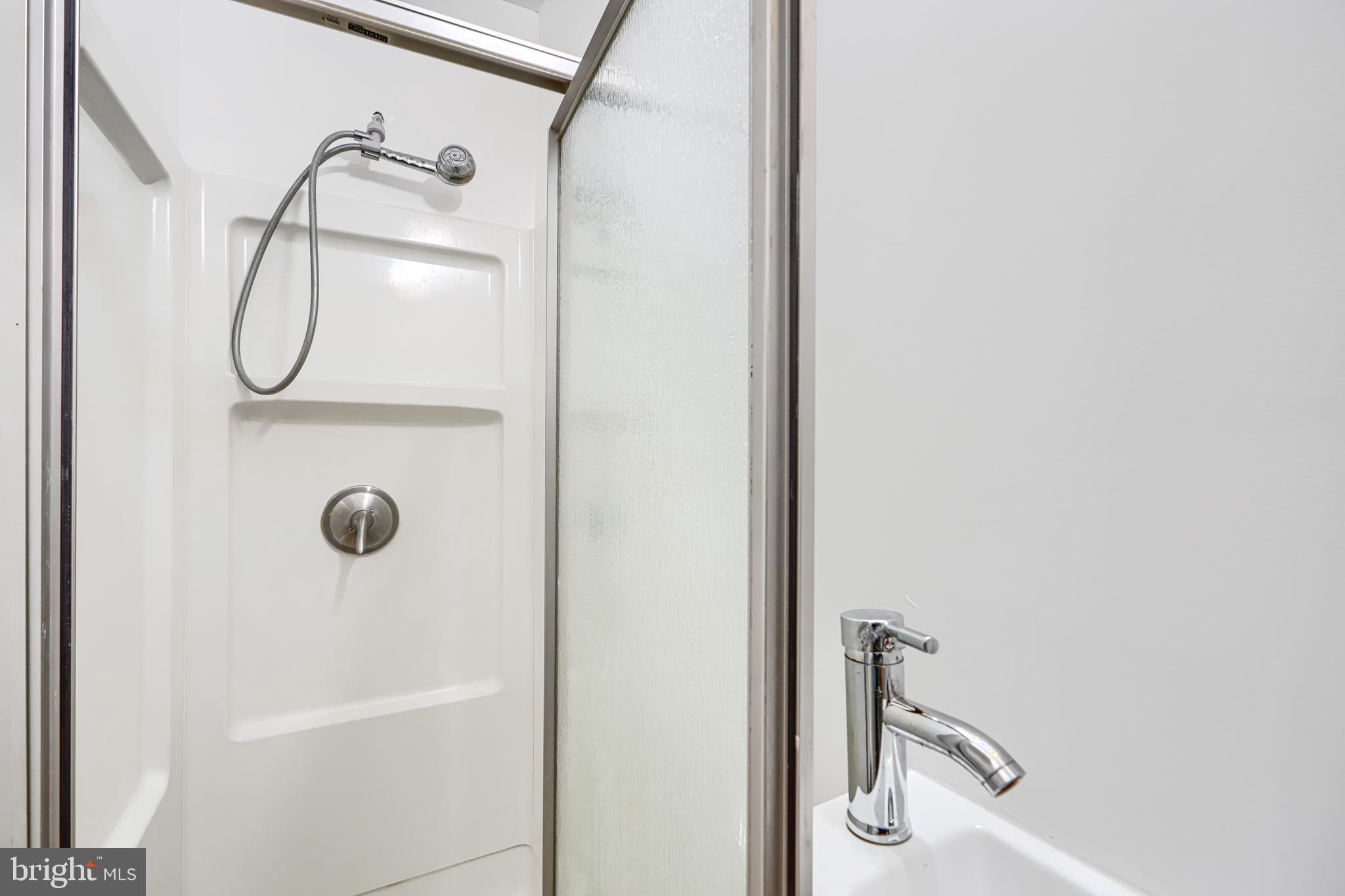 RADNOR WINSTON - Residential