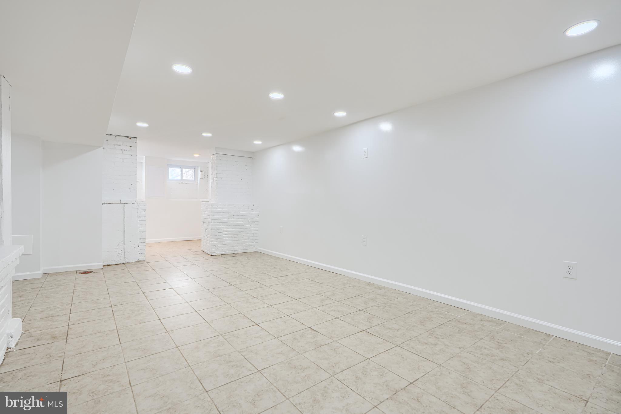 RADNOR WINSTON - Residential