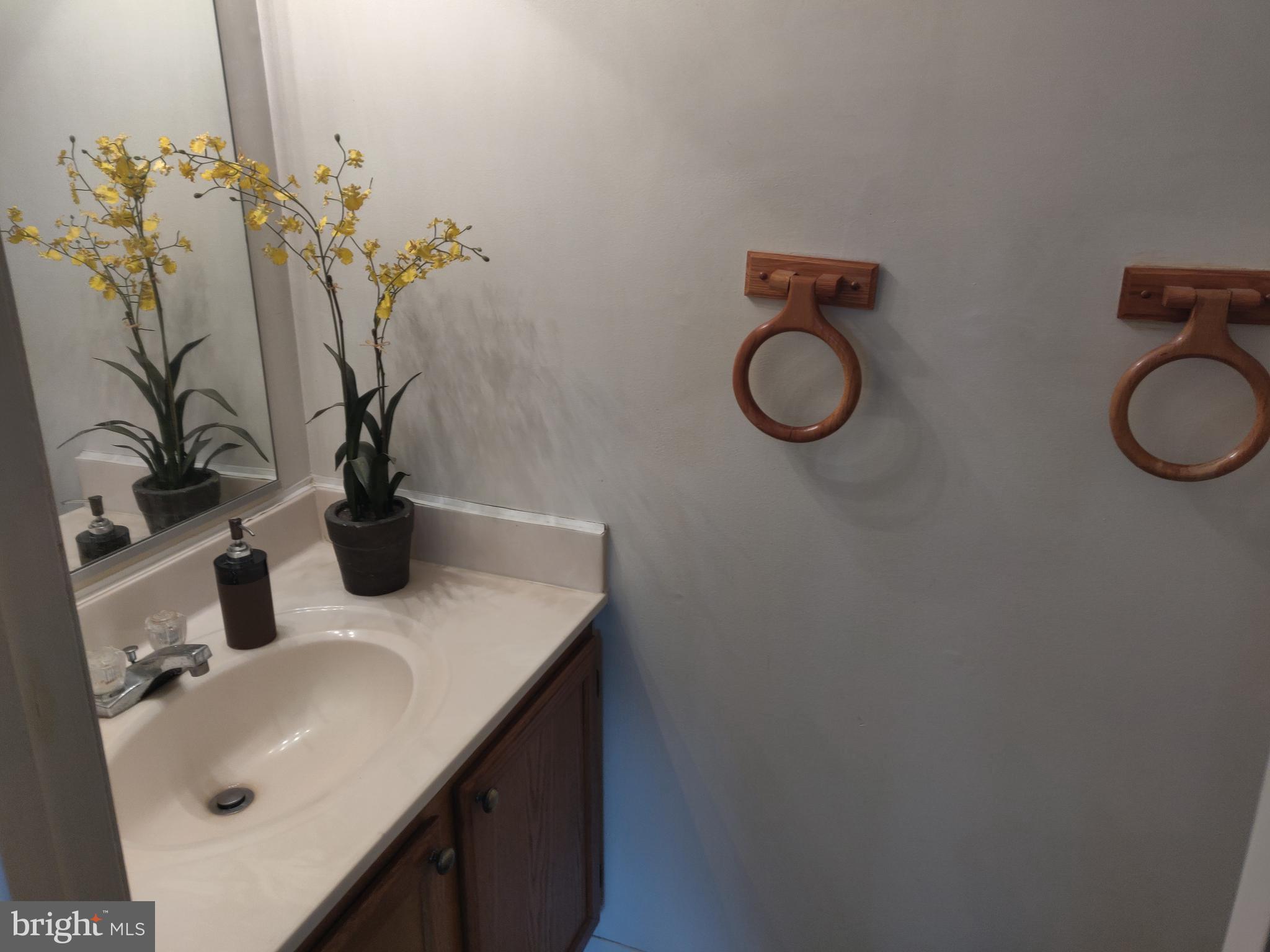 DEVON HILLS - Residential Lease