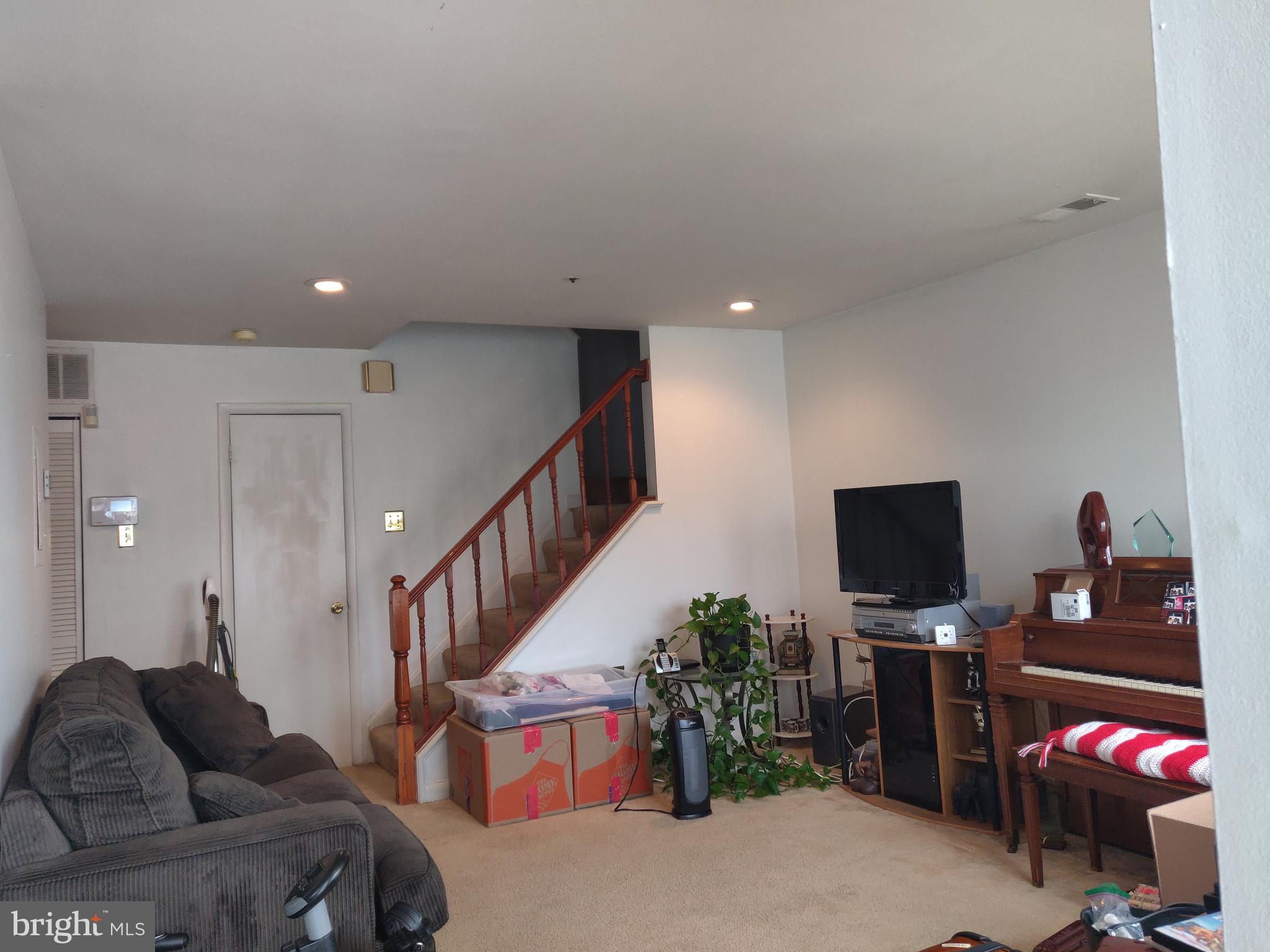 DEVON HILLS - Residential Lease