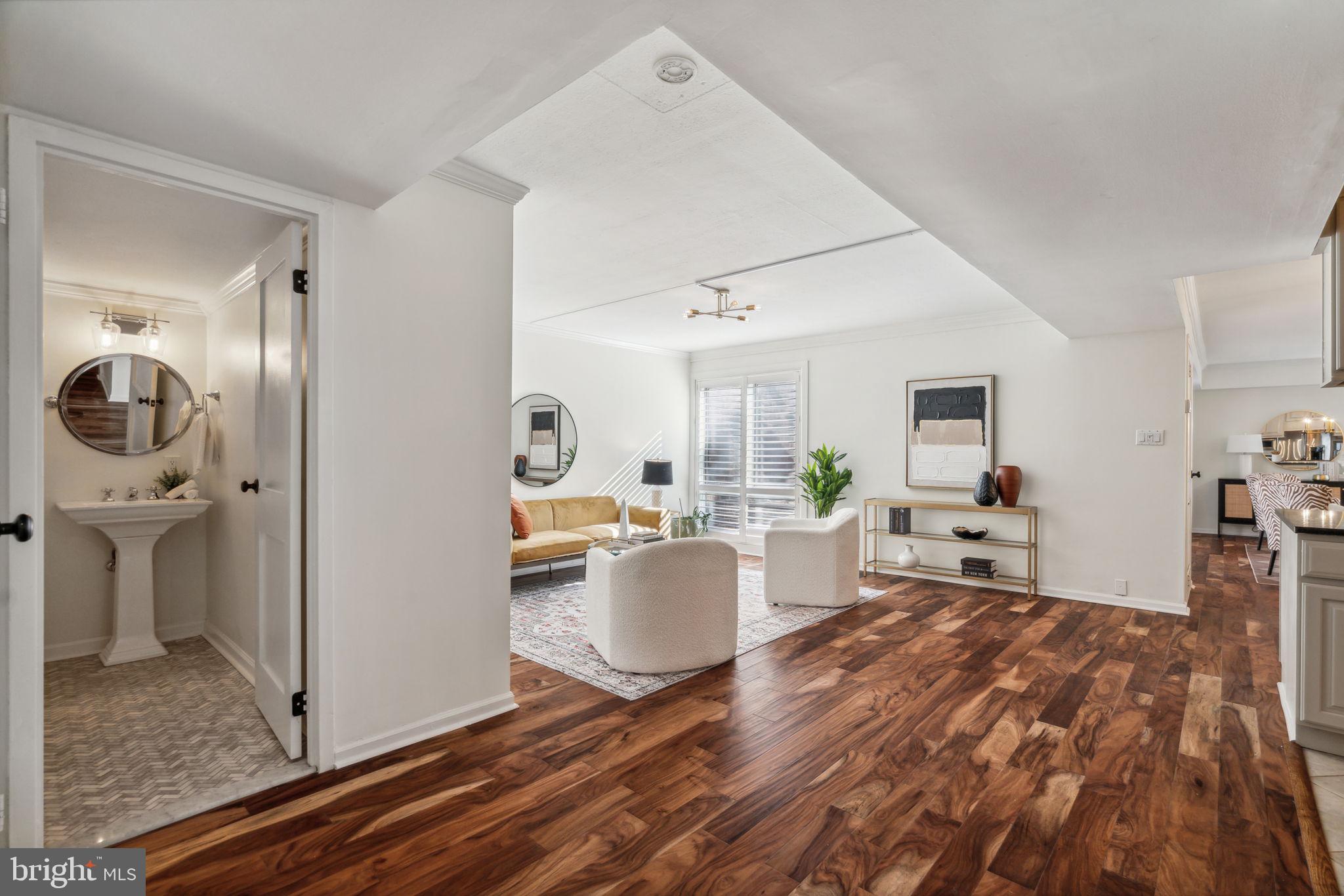 SOCIETY HILL - Residential