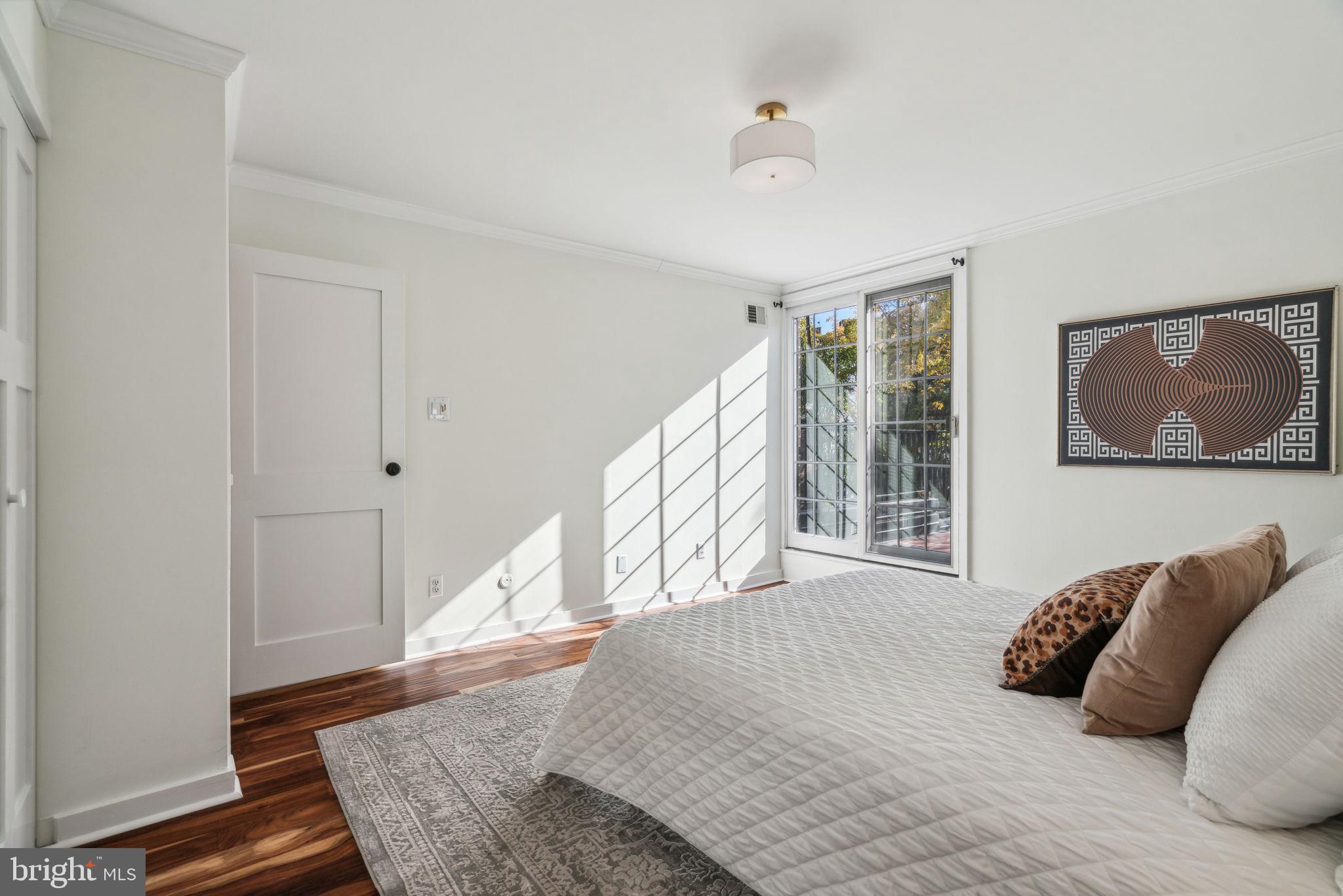 SOCIETY HILL - Residential