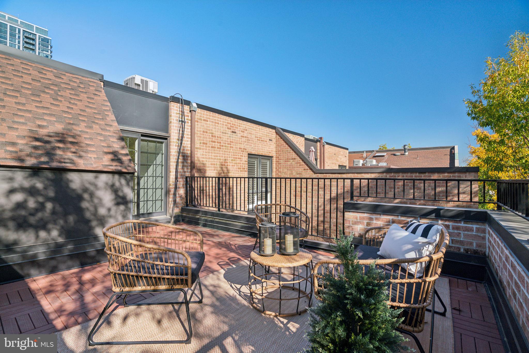 SOCIETY HILL - Residential