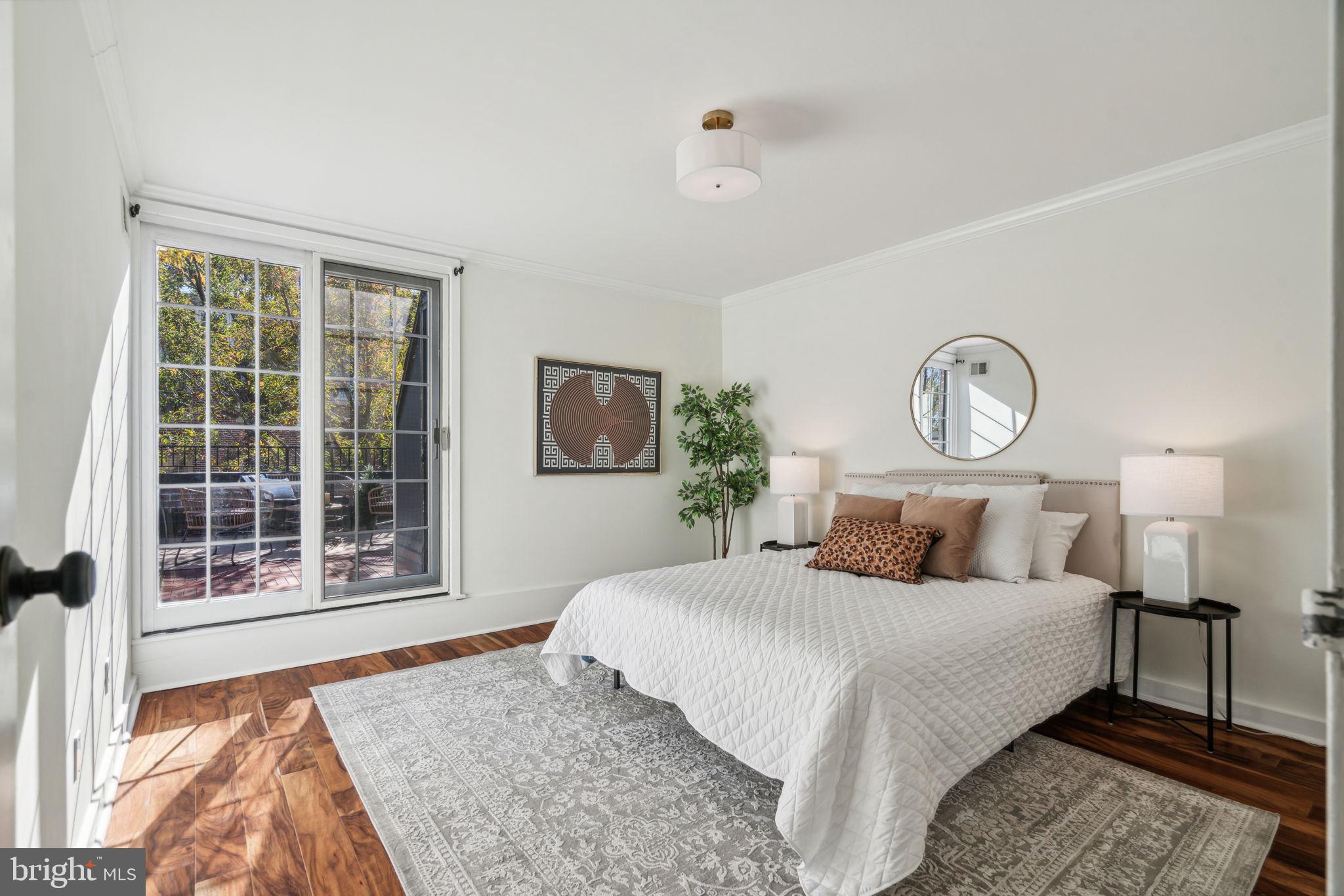 SOCIETY HILL - Residential