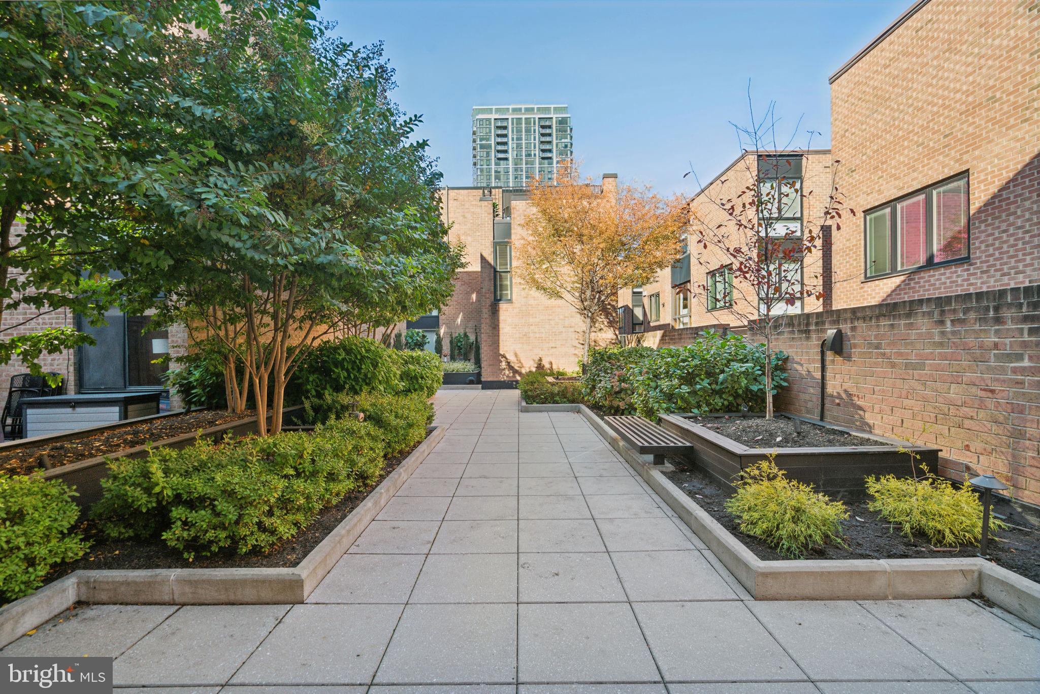 SOCIETY HILL - Residential