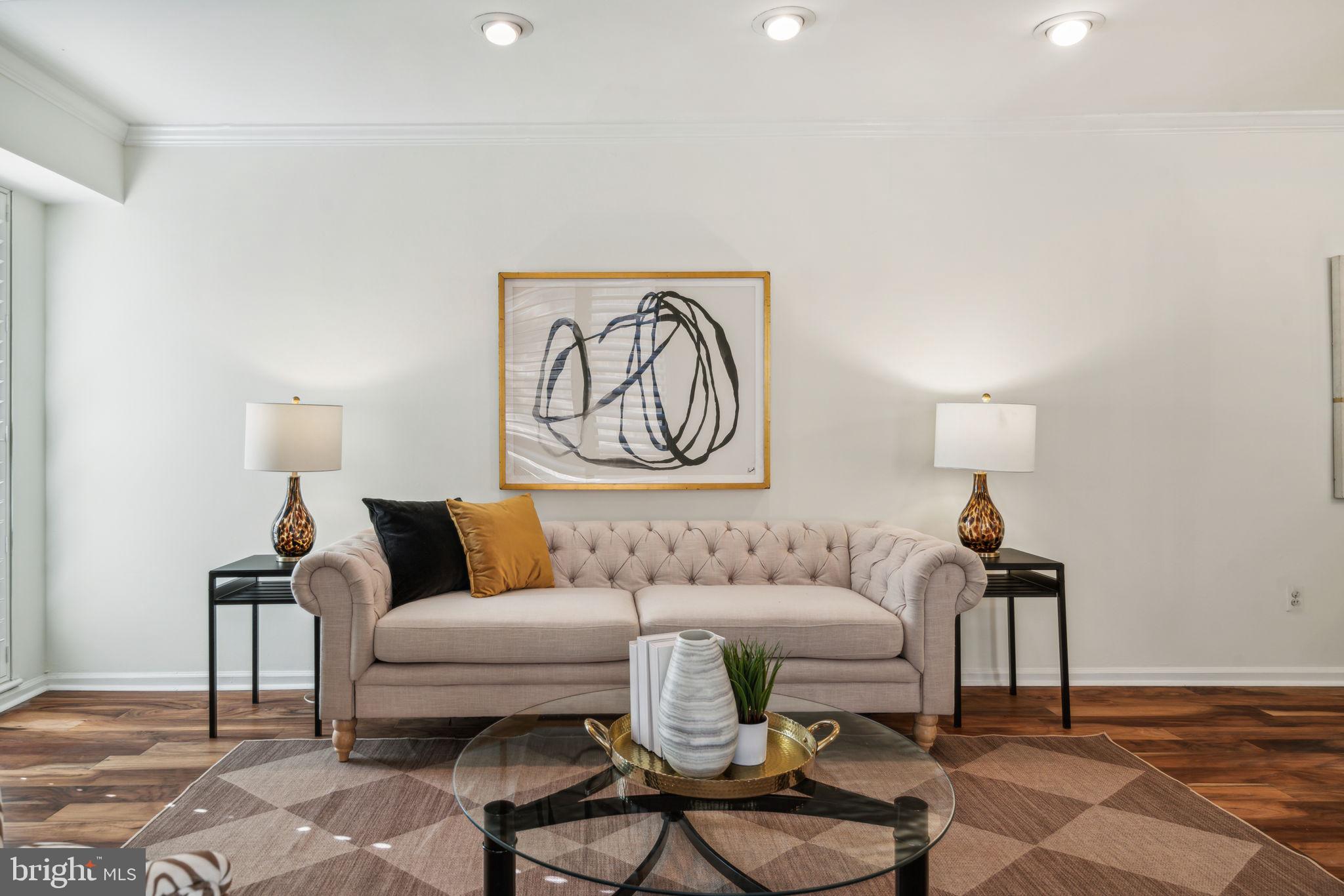 SOCIETY HILL - Residential