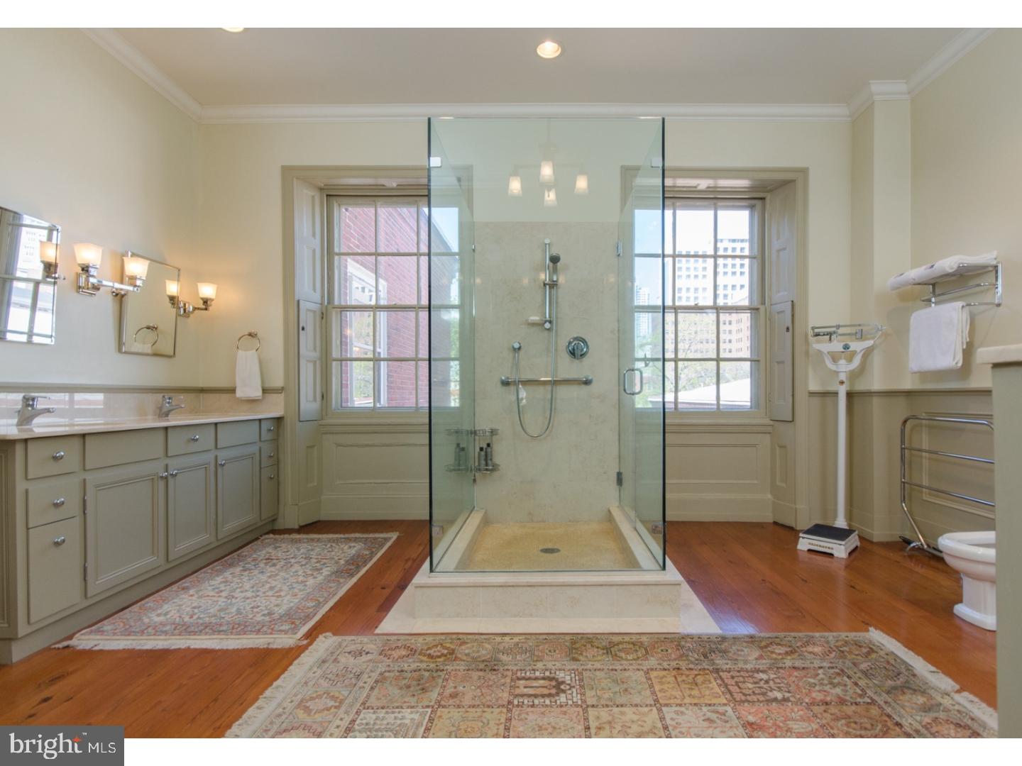 SOCIETY HILL - Residential