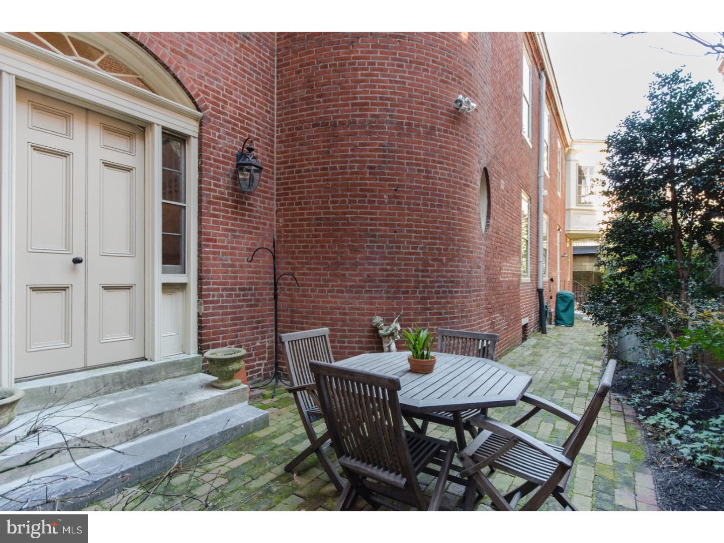 SOCIETY HILL - Residential