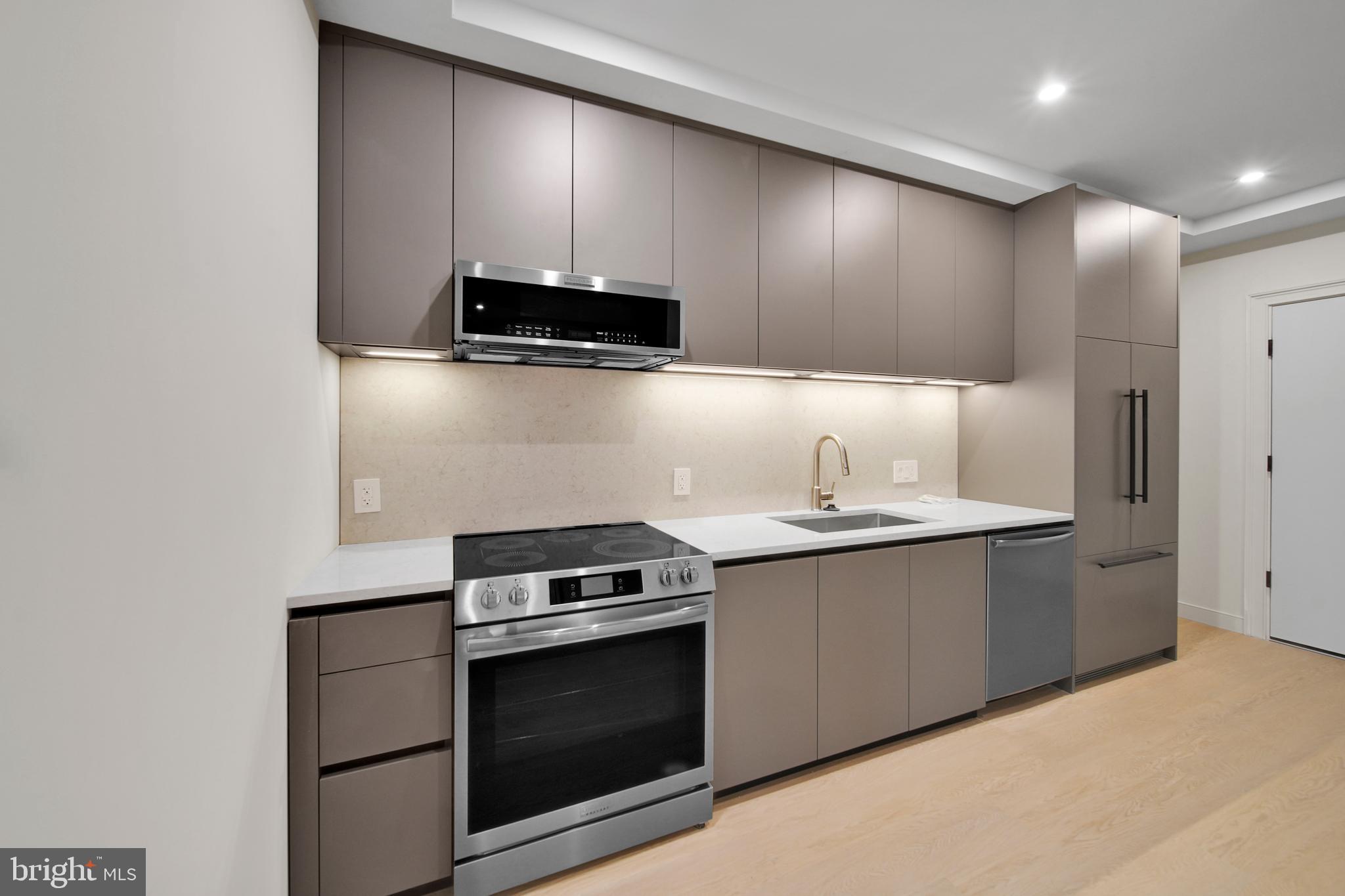 2121 WARD PLACE NW 401